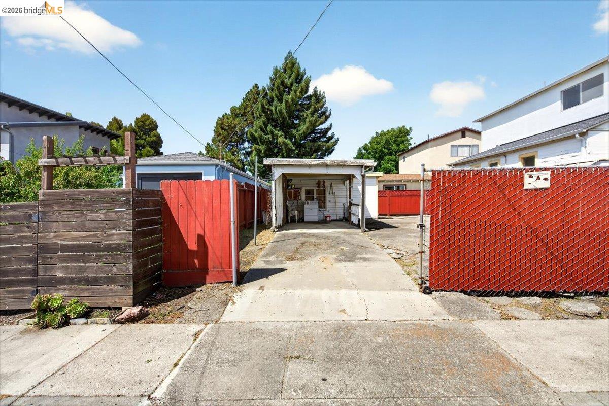 998 Jones Street