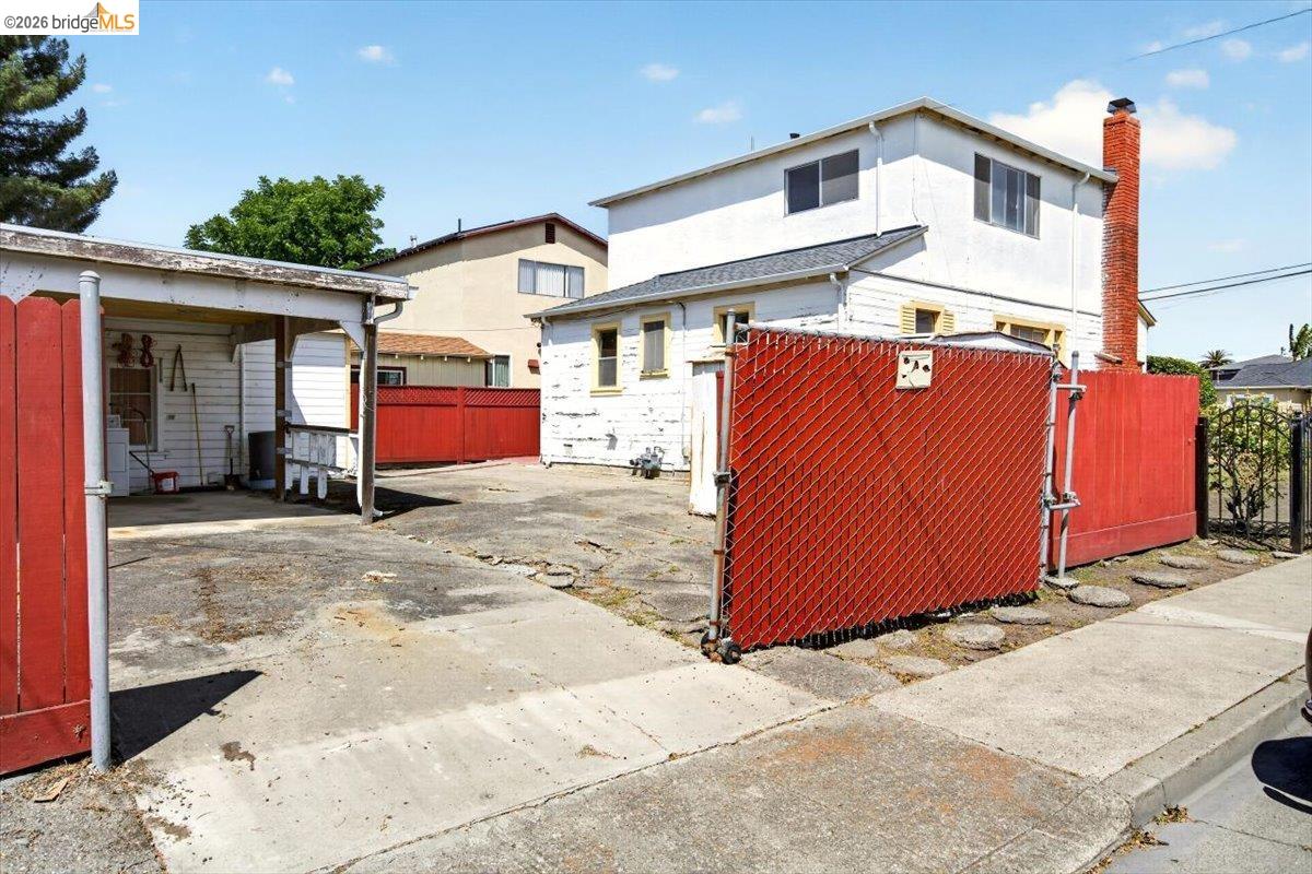 998 Jones Street