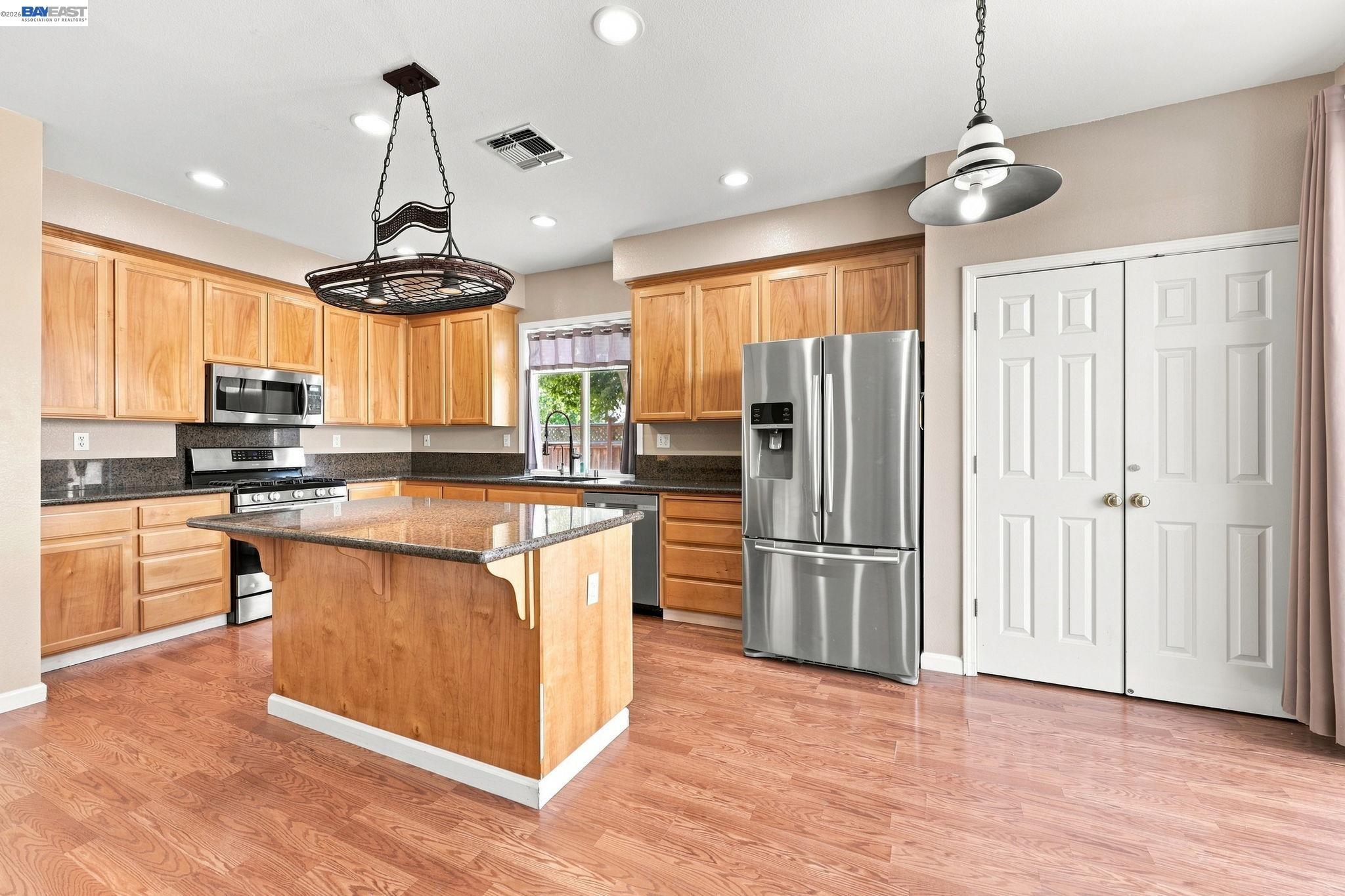 1647 Green Springs Ct, Tracy CA 95377 — photo 8