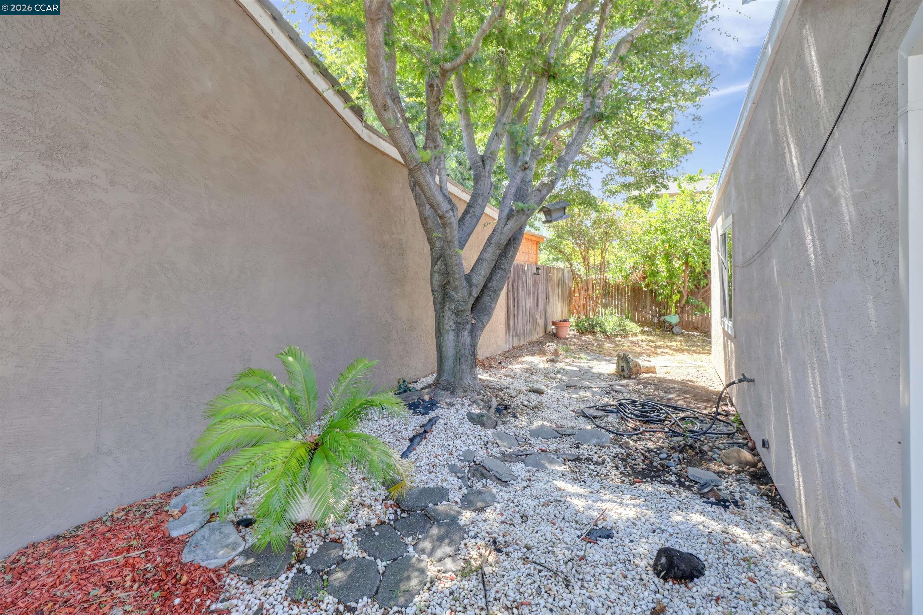 209 Cedar Rock Cir, Sacramento CA 95823 — photo 30