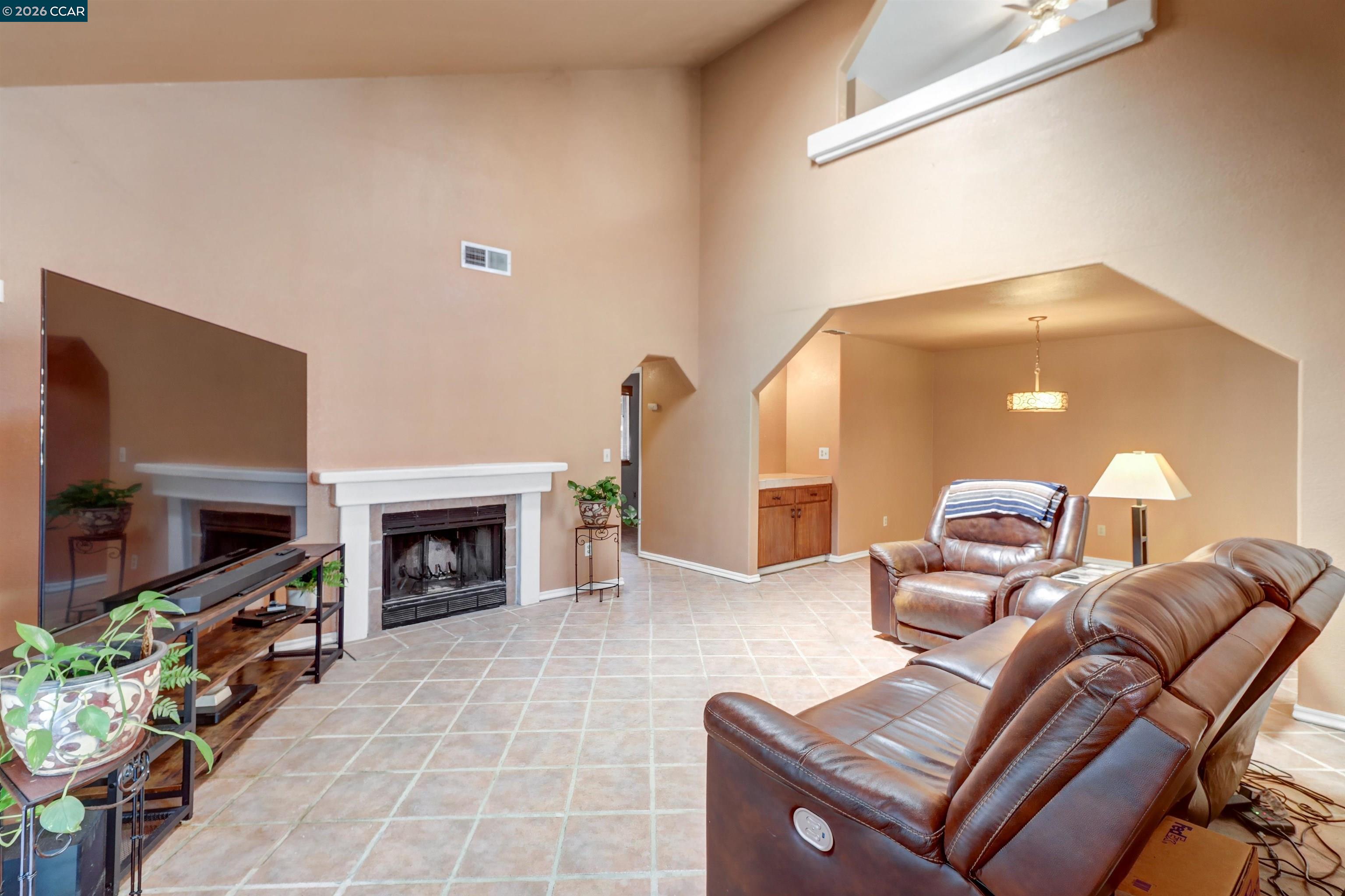 209 Cedar Rock Cir, Sacramento CA 95823 — photo 6