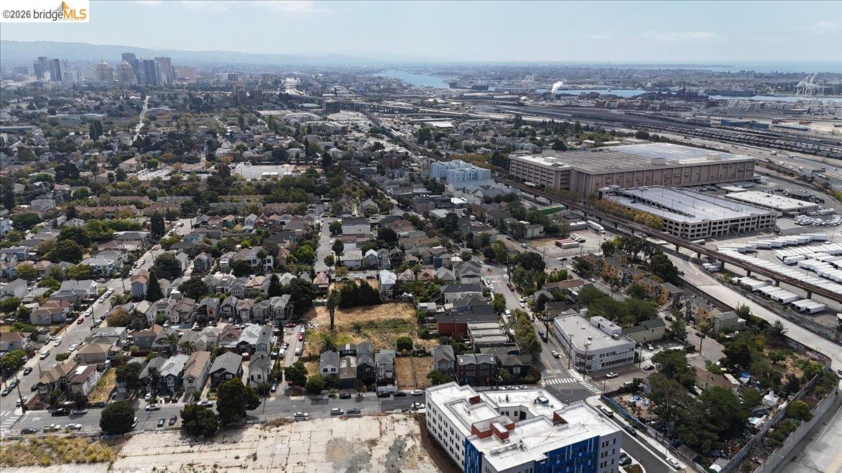 826 Pine ST, Oakland CA 94607 — photo 13