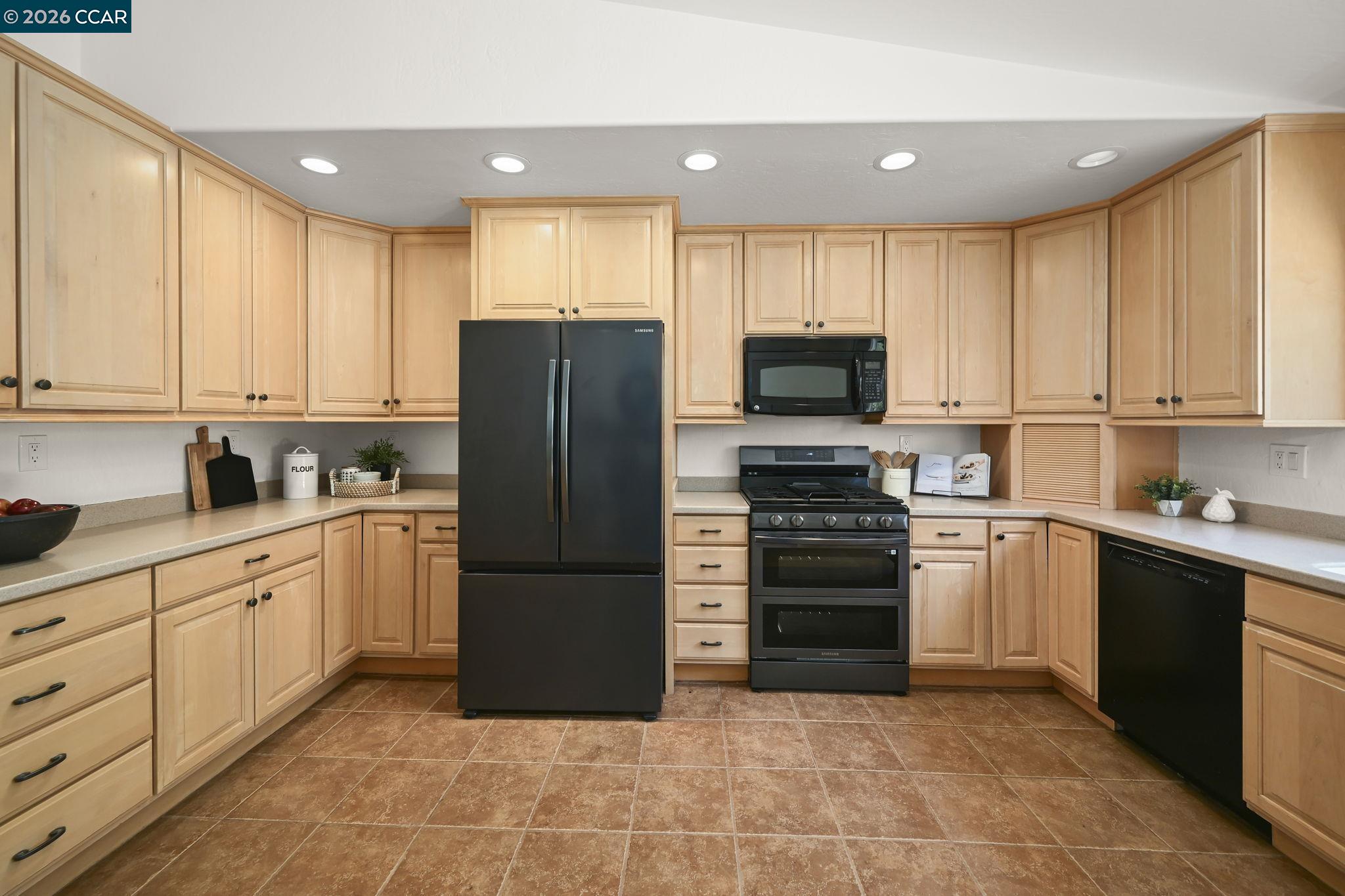 102 Henson Creek Ct, Martinez CA 94553 — photo 7