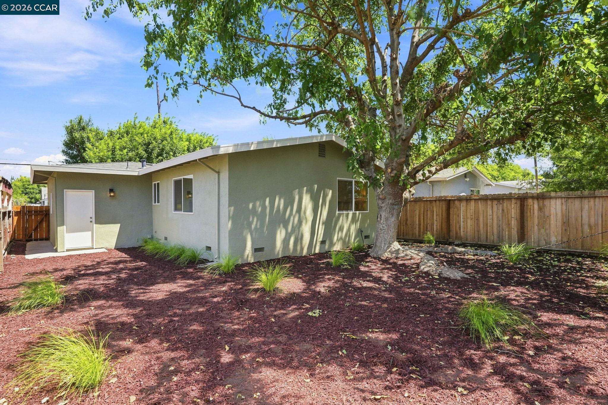 215 W 12th Street, Pittsburg CA 94565 — photo 17