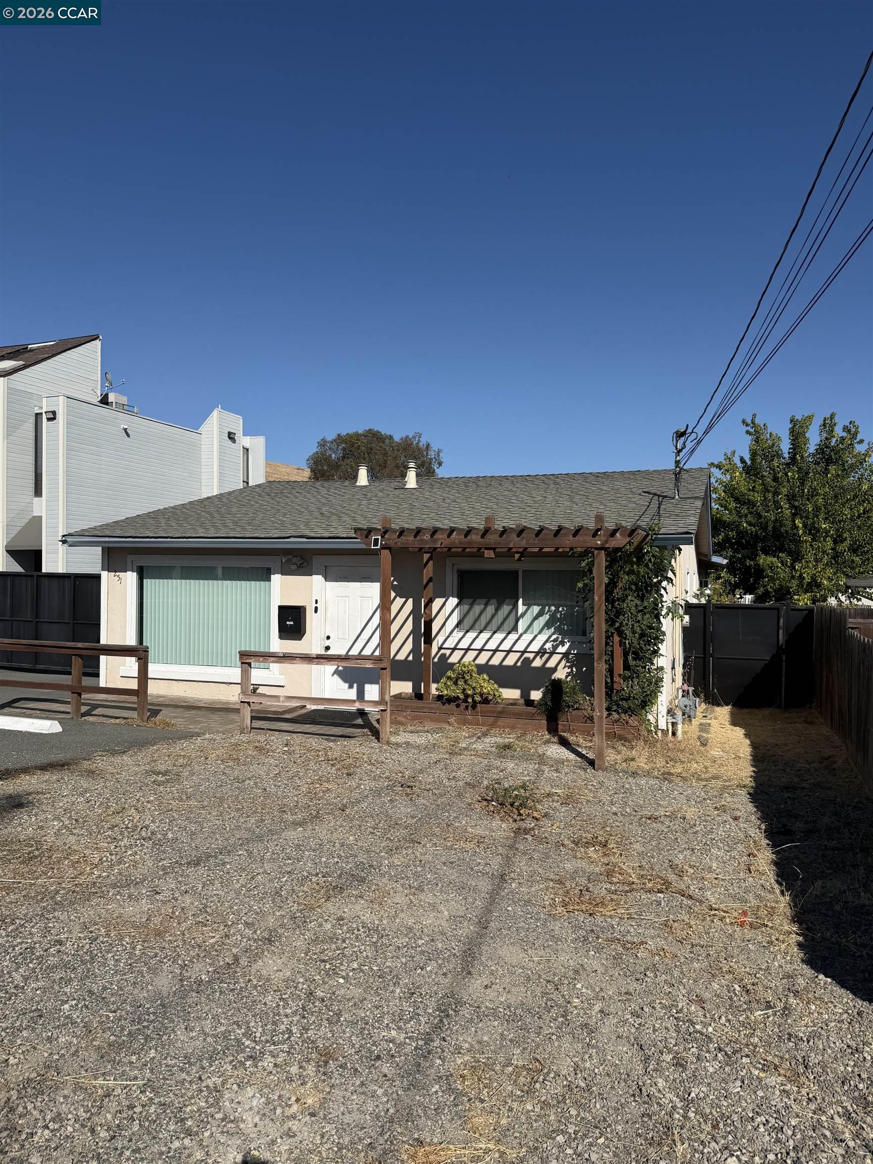 251 Arthur Rd, Martinez CA 94553 — photo 2