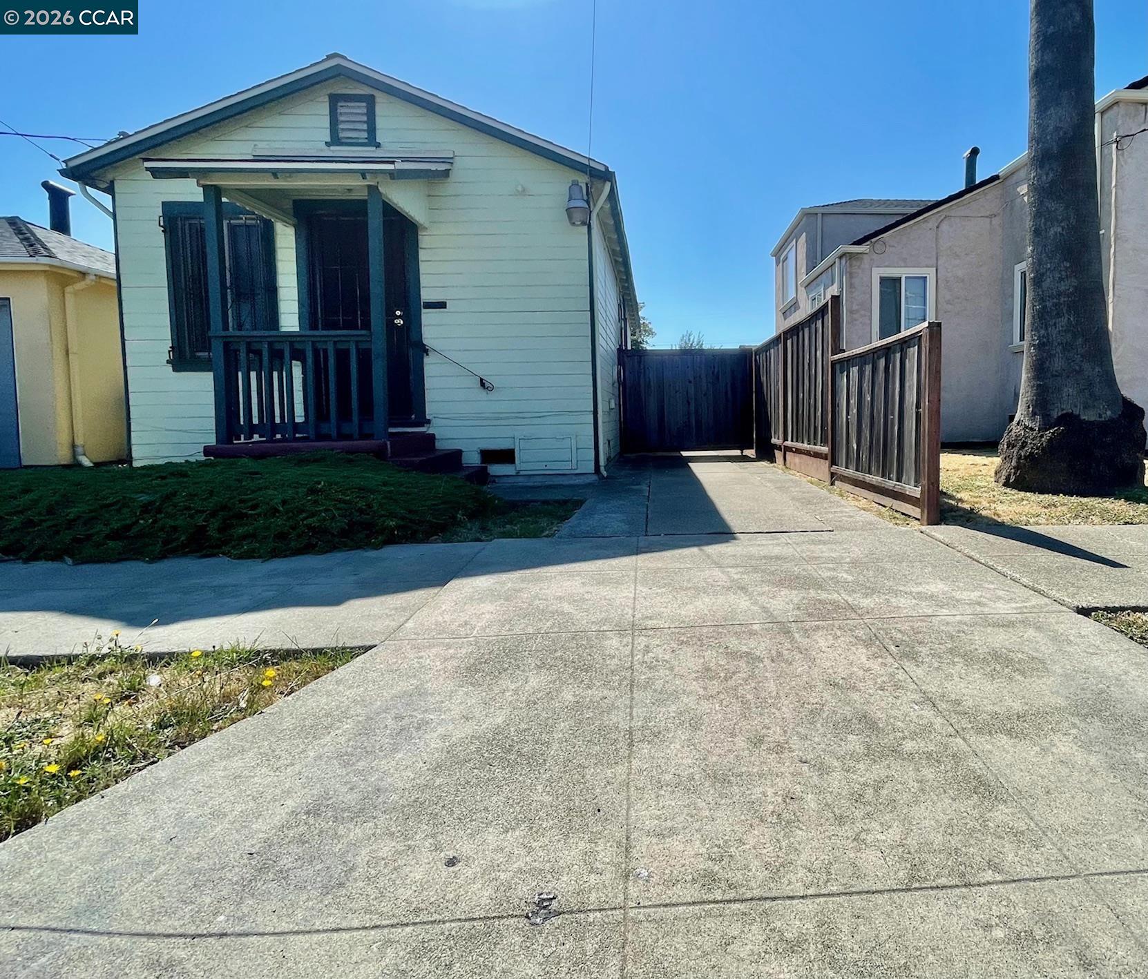 Front Image Thumbnail for CC41144311