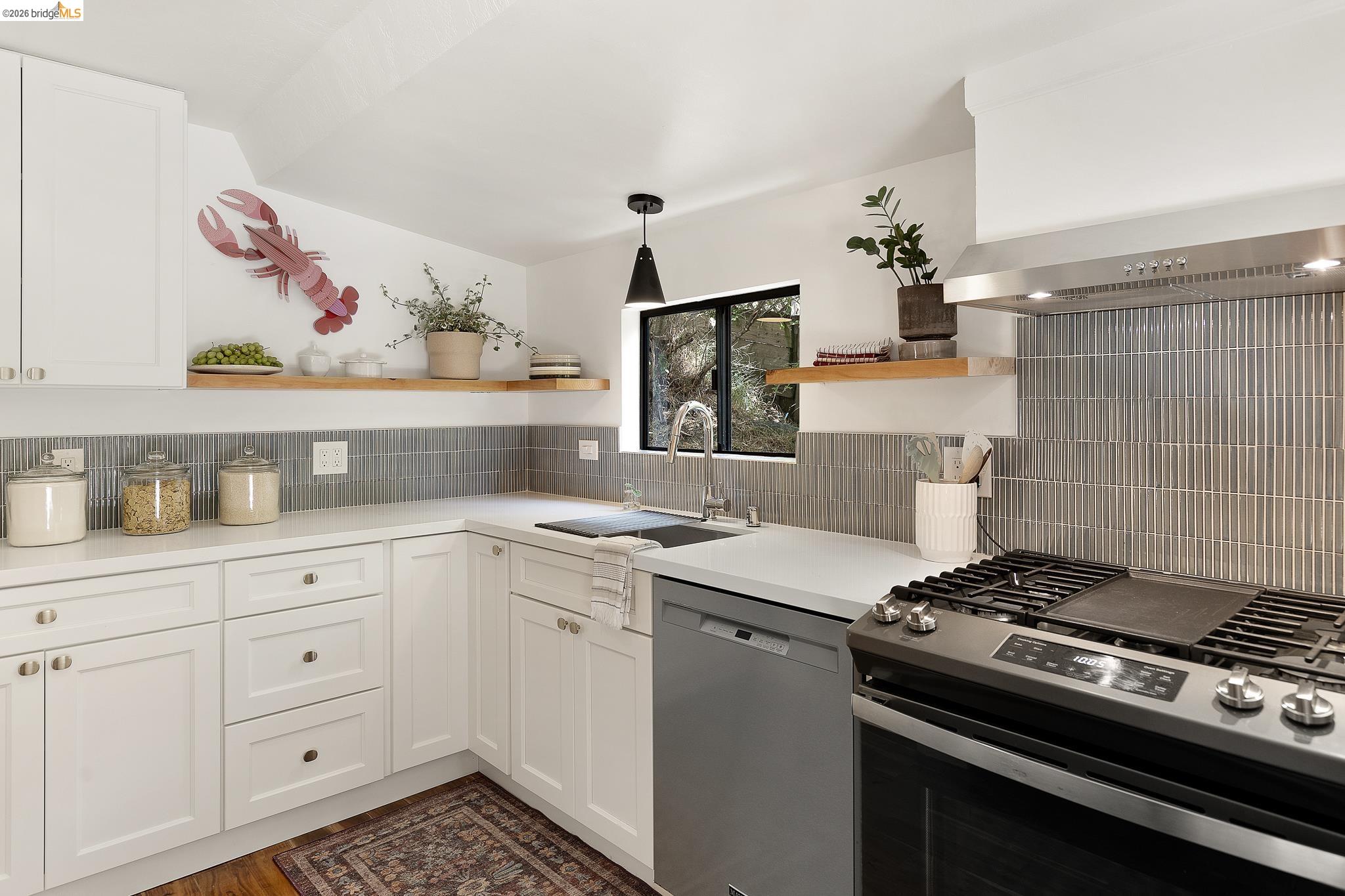 6201 Thornhill Dr, Oakland CA 94611 — photo 22