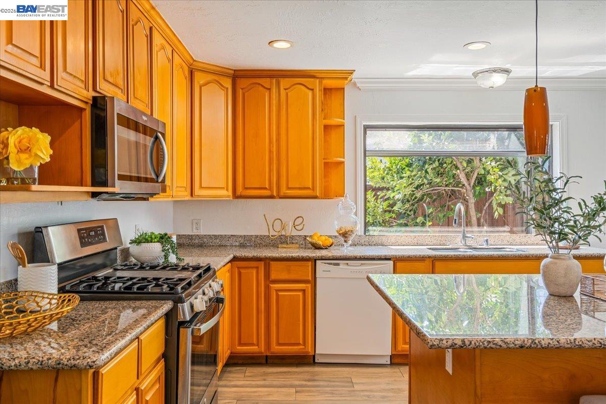 3675 Monterey Blvd, San Leandro CA 94578 — photo 9