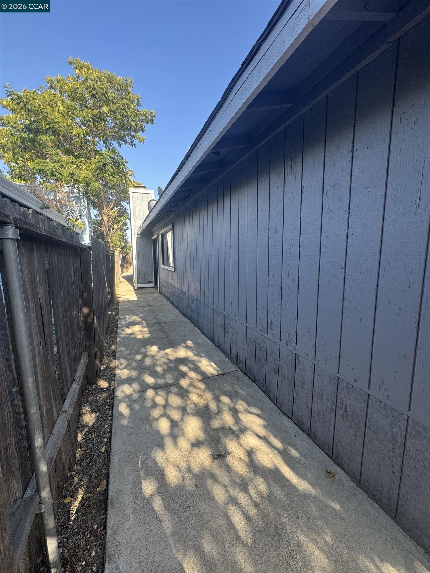 7516 Whisperwillow Dr, Sacramento CA 95828 — photo 26