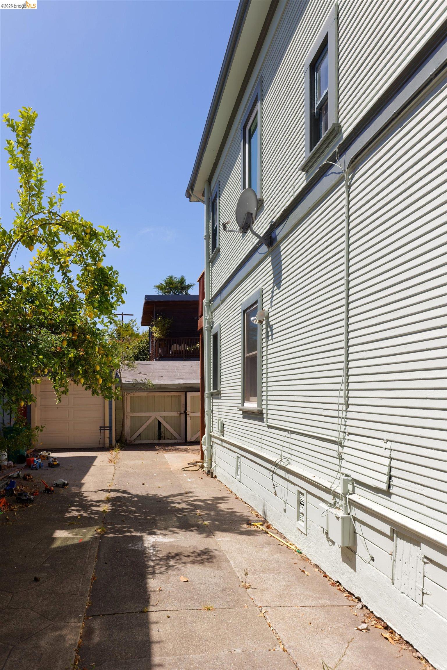 437 51St St, Oakland CA 94609 — photo 29