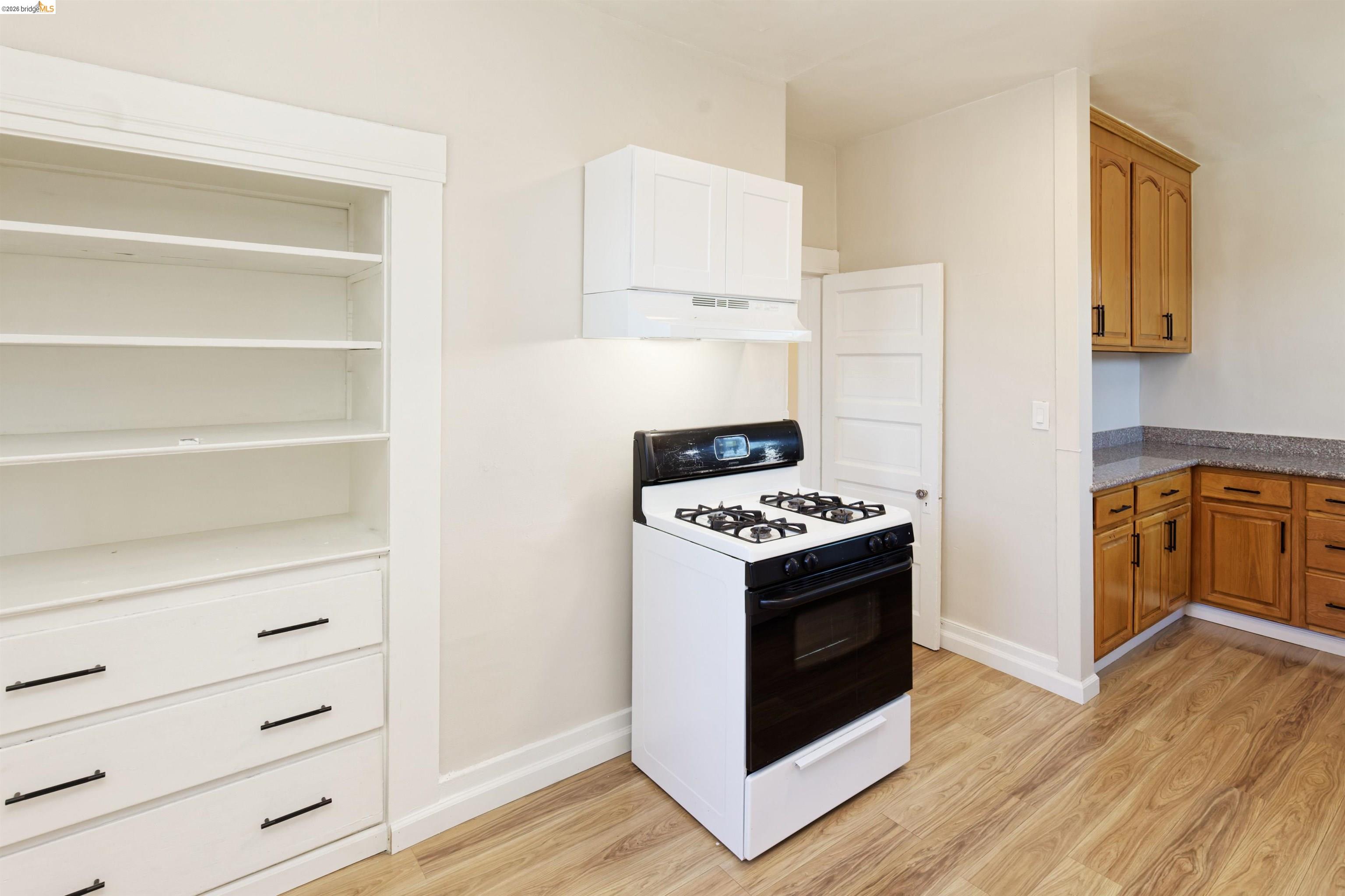 437 51St St, Oakland CA 94609 — photo 7