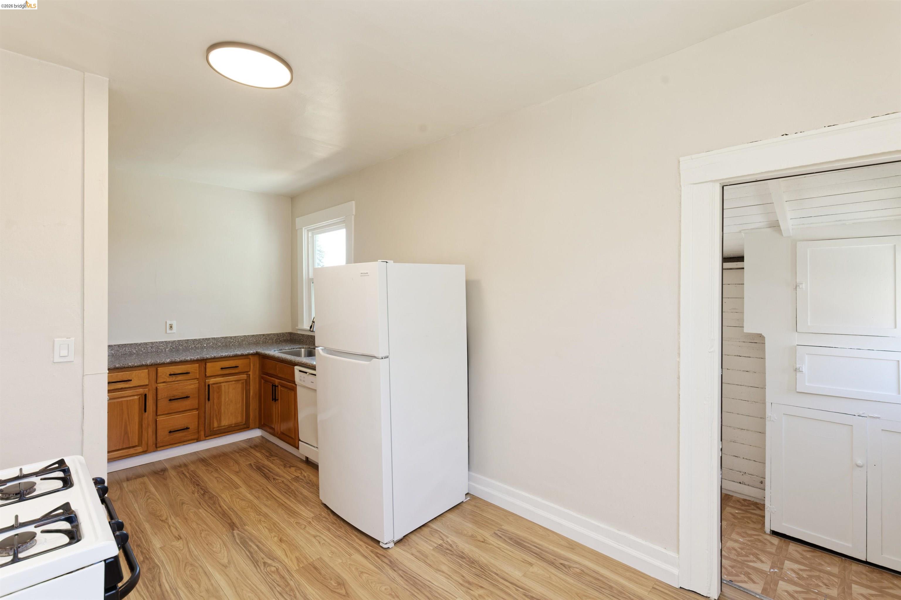 437 51St St, Oakland CA 94609 — photo 8
