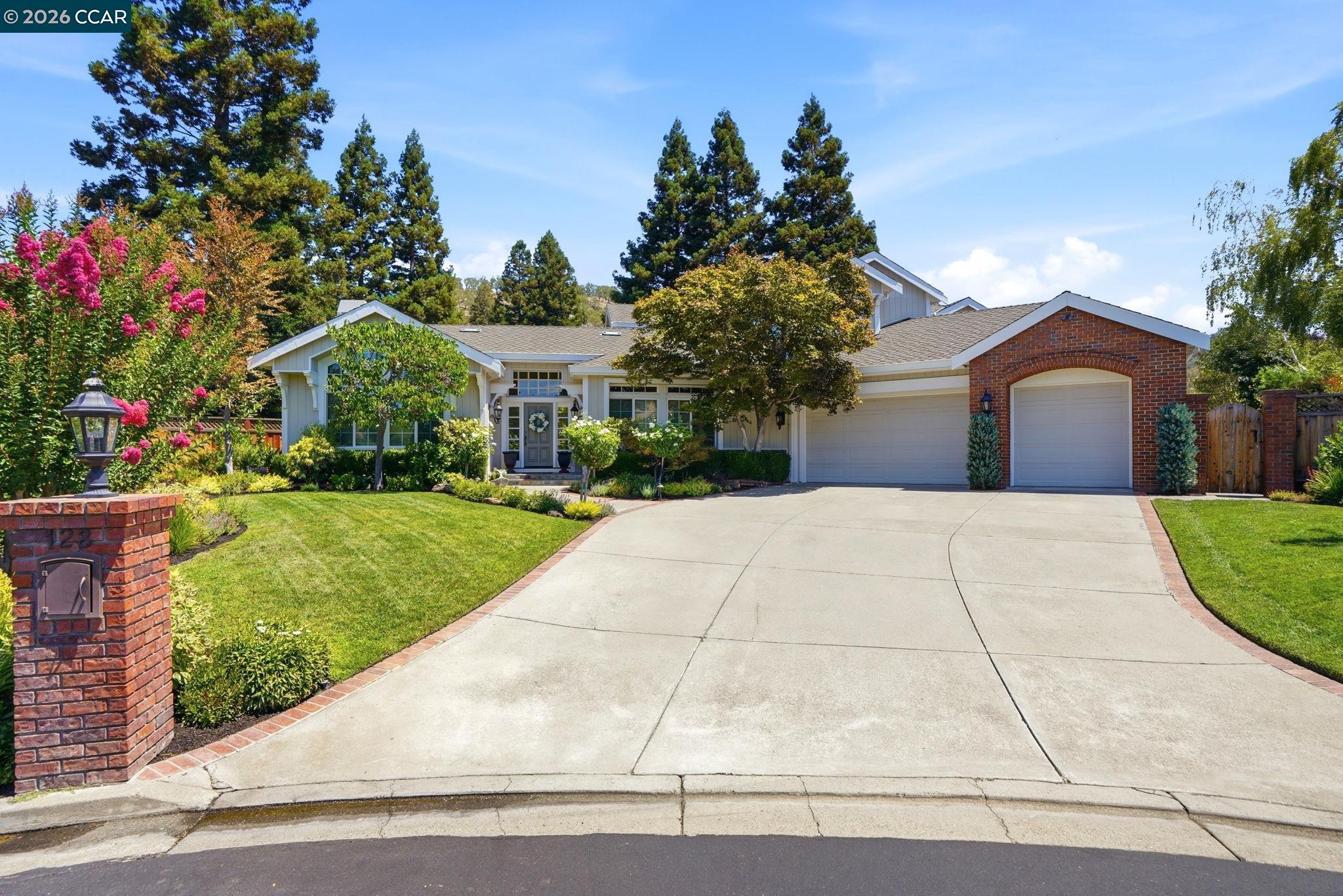 128 Warwick Ct