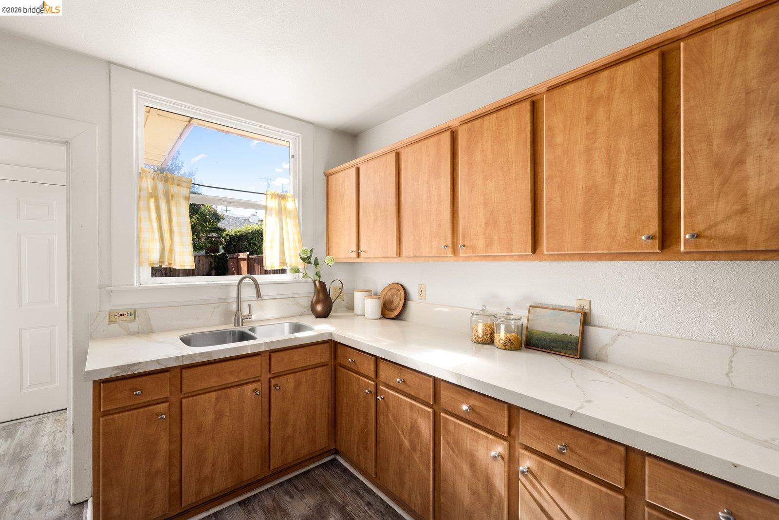 1927 Vicksburg Ave, Oakland CA 94601 — photo 22