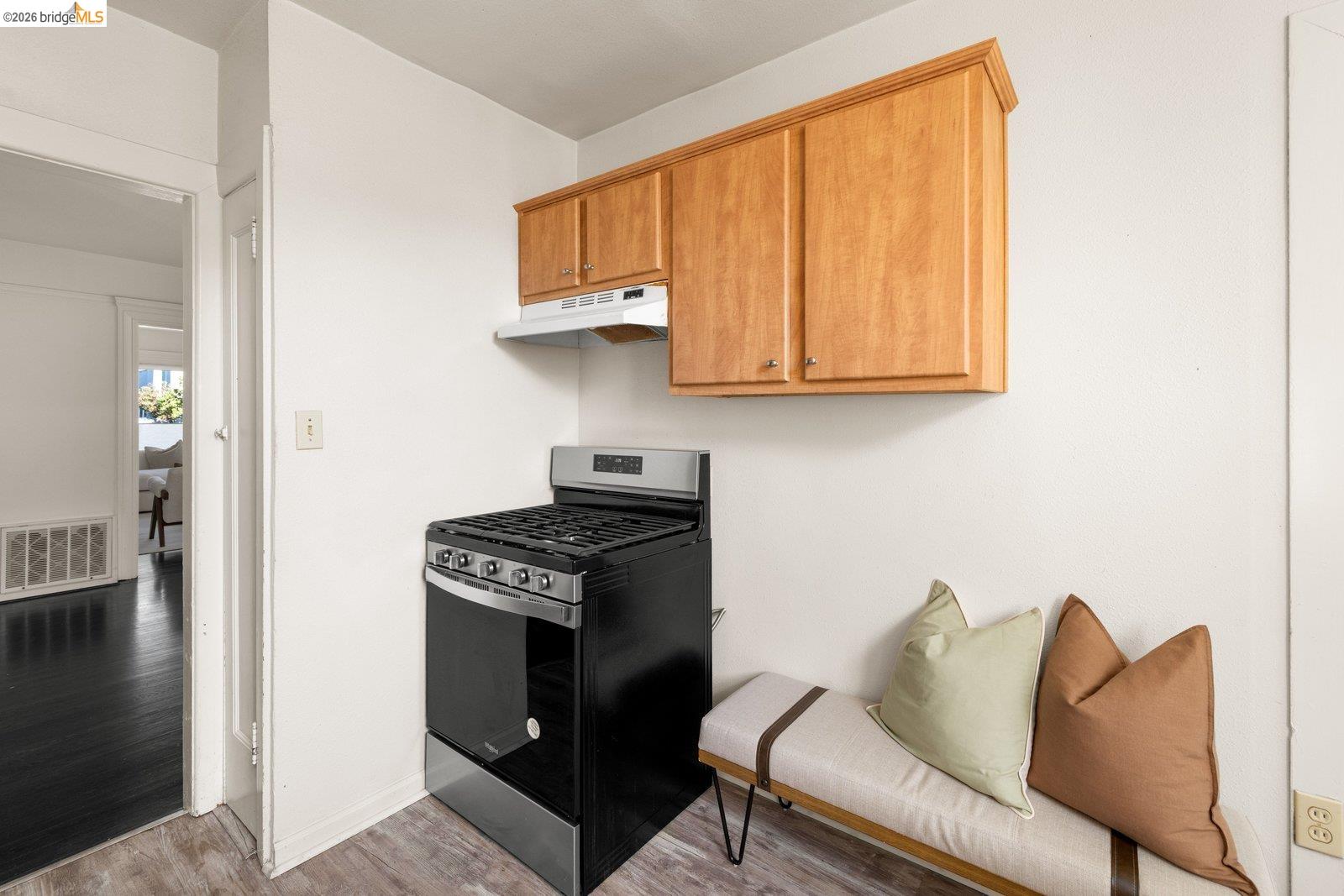1927 Vicksburg Ave, Oakland CA 94601 — photo 25