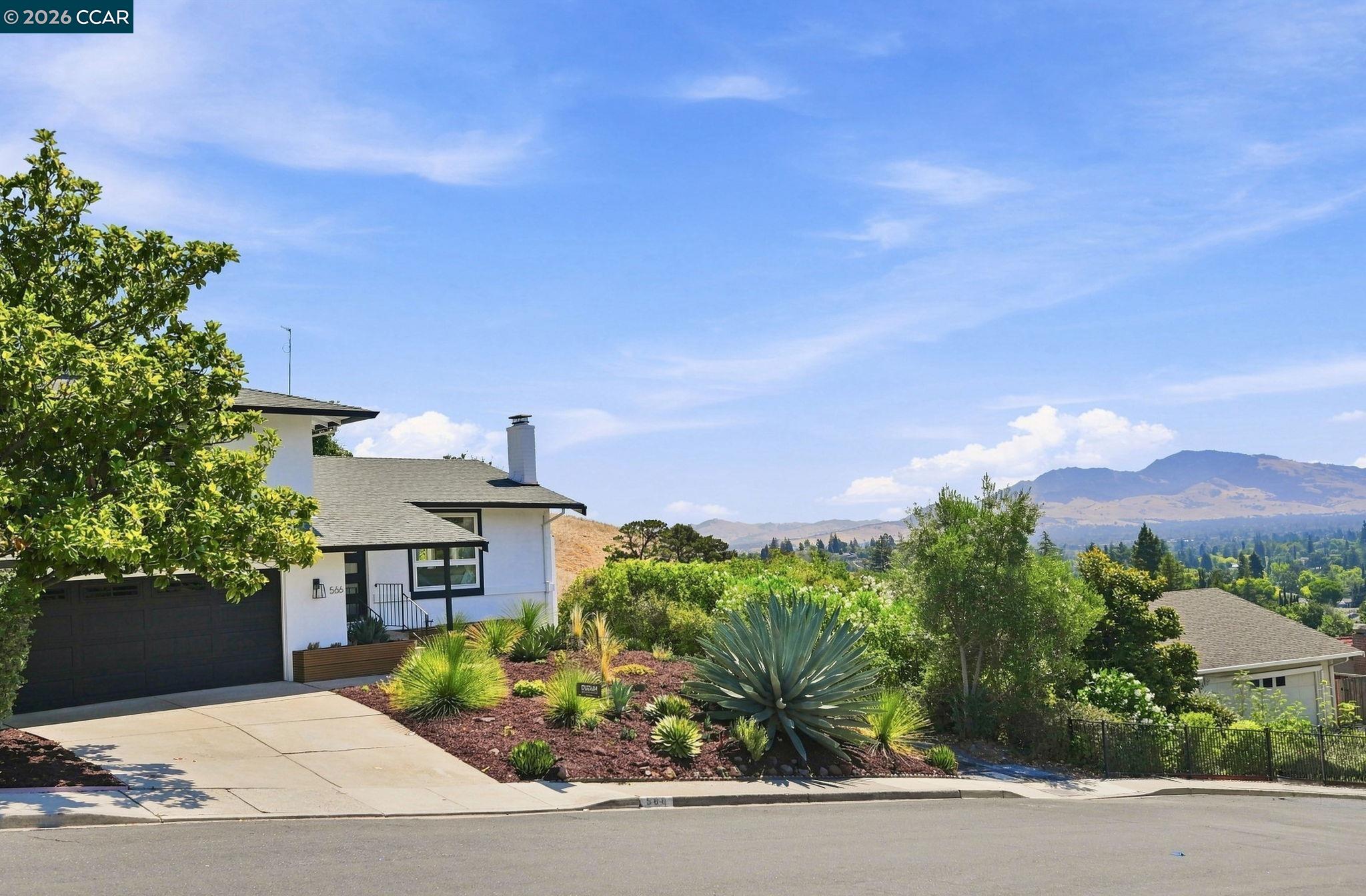 566 Webster Dr, Martinez CA 94553 — photo 27