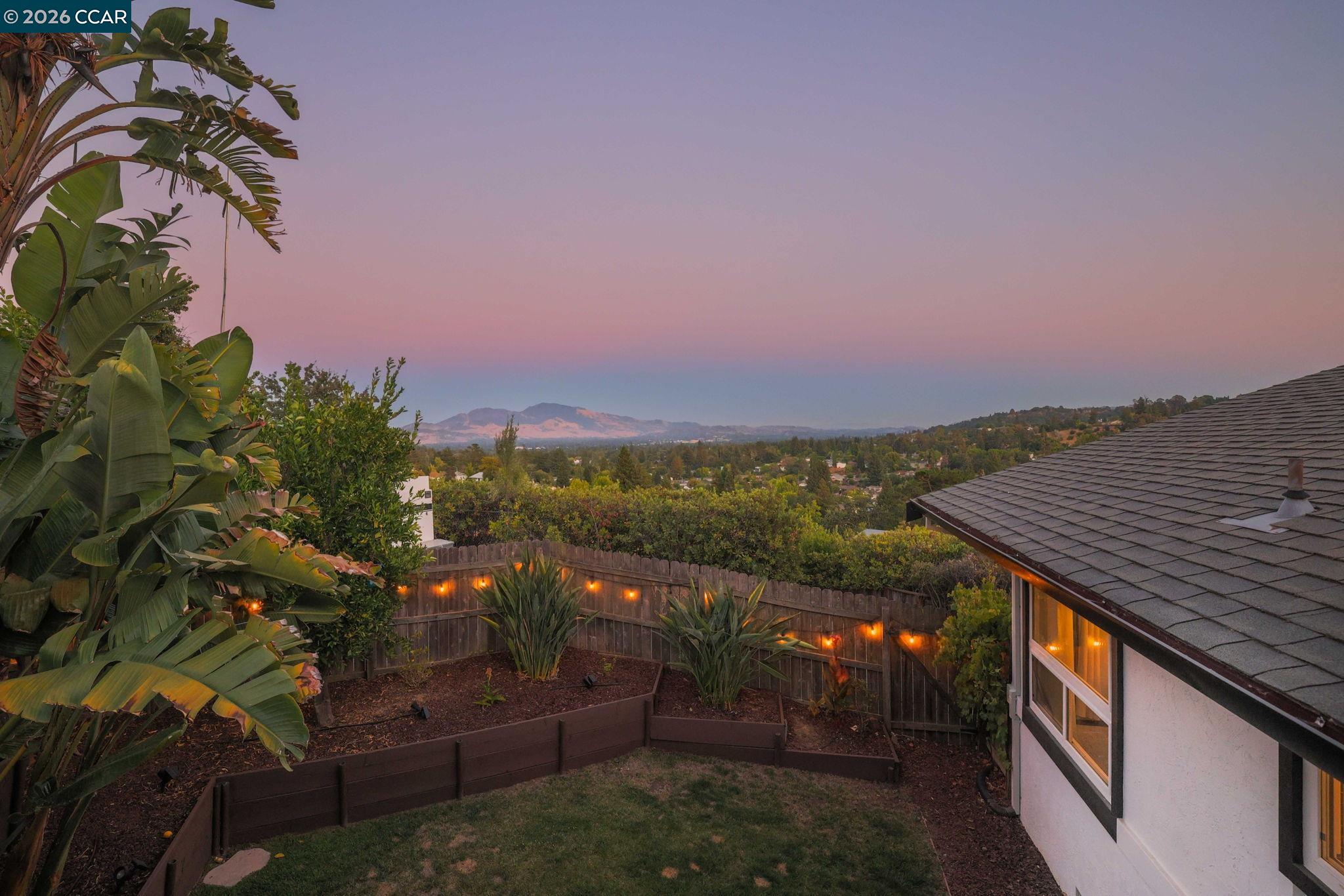 566 Webster Dr, Martinez CA 94553 — photo 33