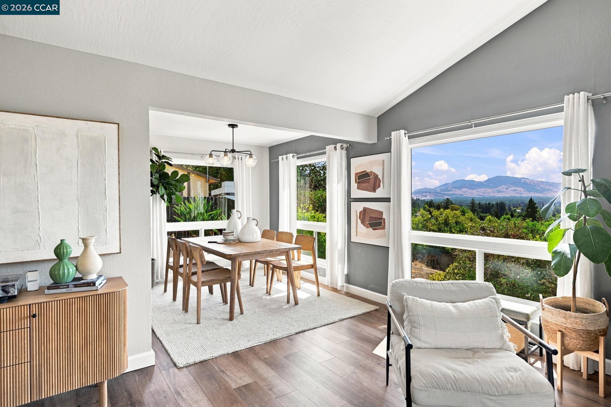 566 Webster Dr, Martinez CA 94553 — photo 9