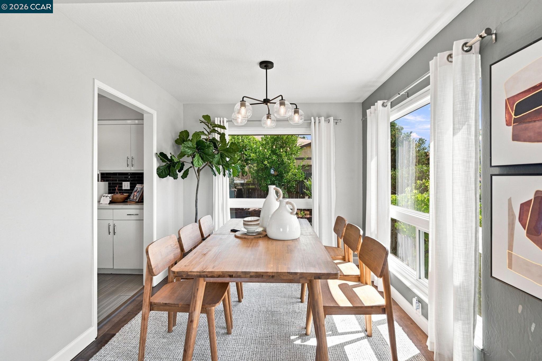 566 Webster Dr, Martinez CA 94553 — photo 10