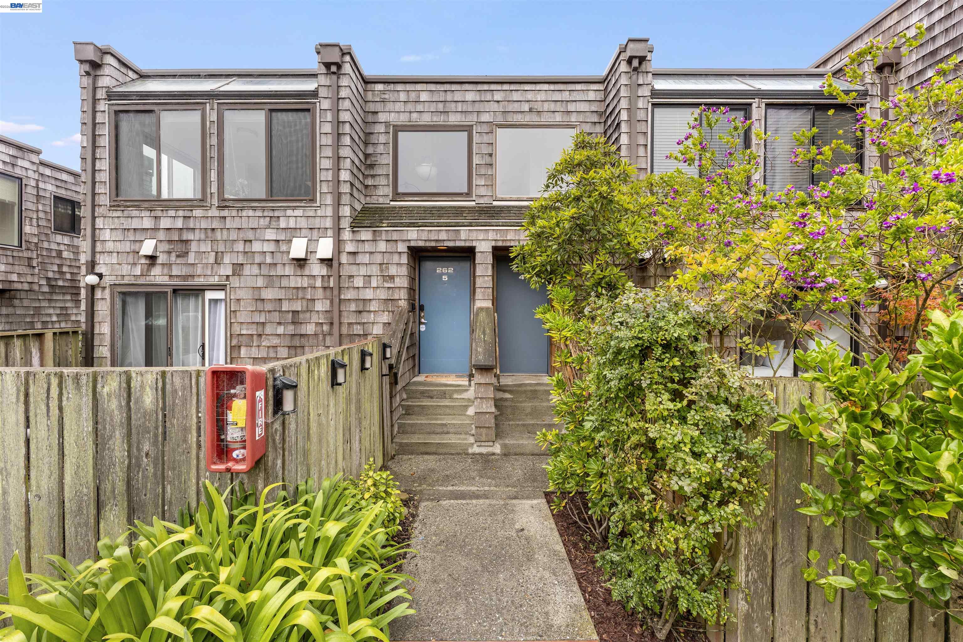 262 Beachview Ave # 4, Pacifica CA 94044 — photo 2