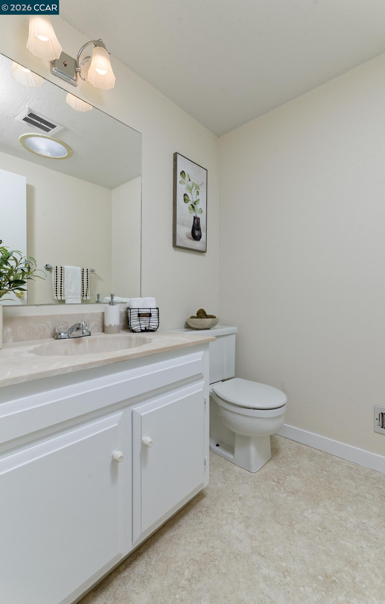 8197 Coach Dr, Oakland CA 94605 — photo 11