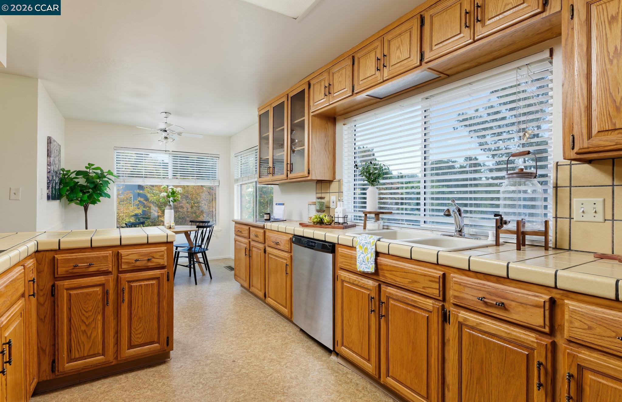 8197 Coach Dr, Oakland CA 94605 — photo 17