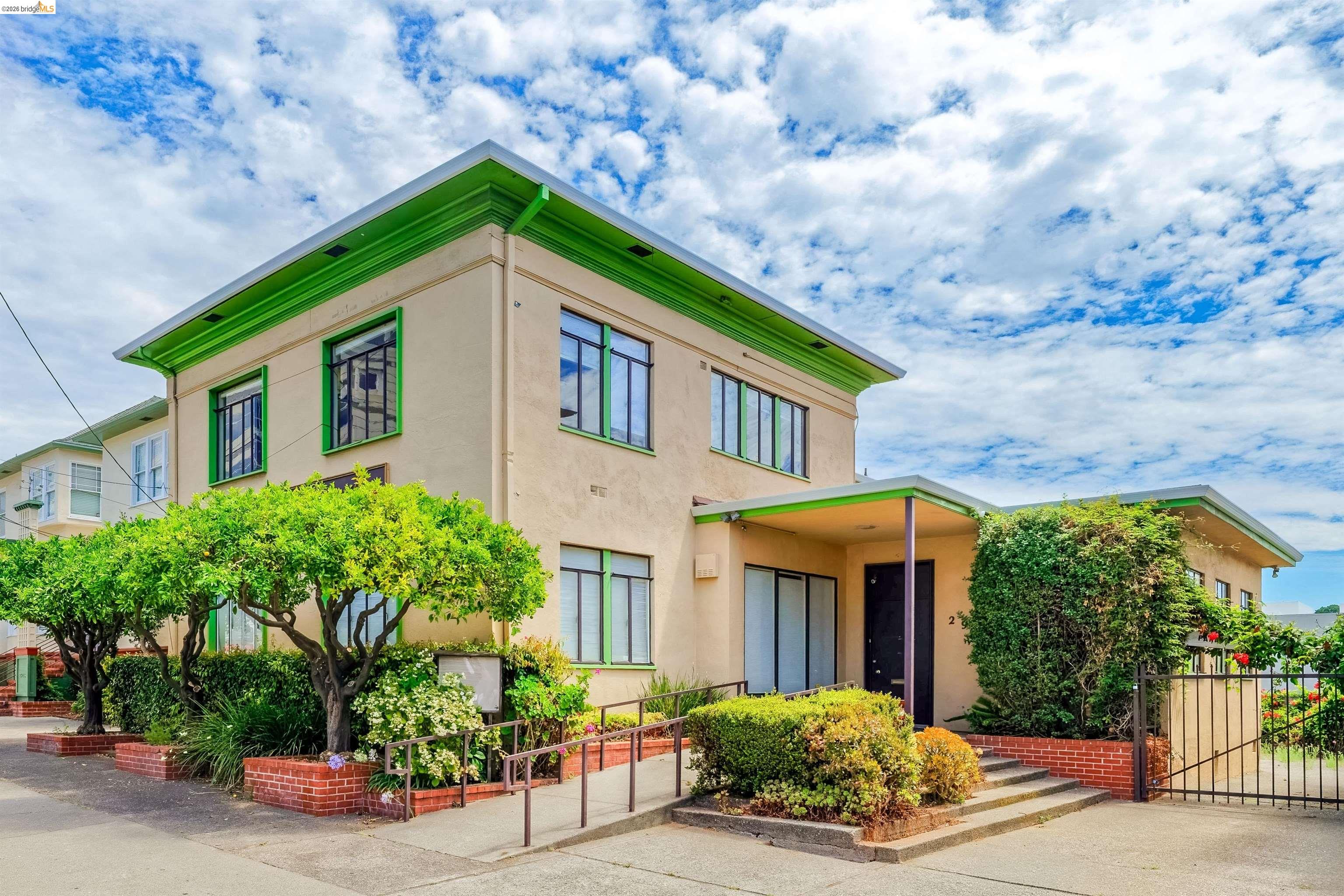 2944 Webster St, Oakland CA 94609 — photo 2