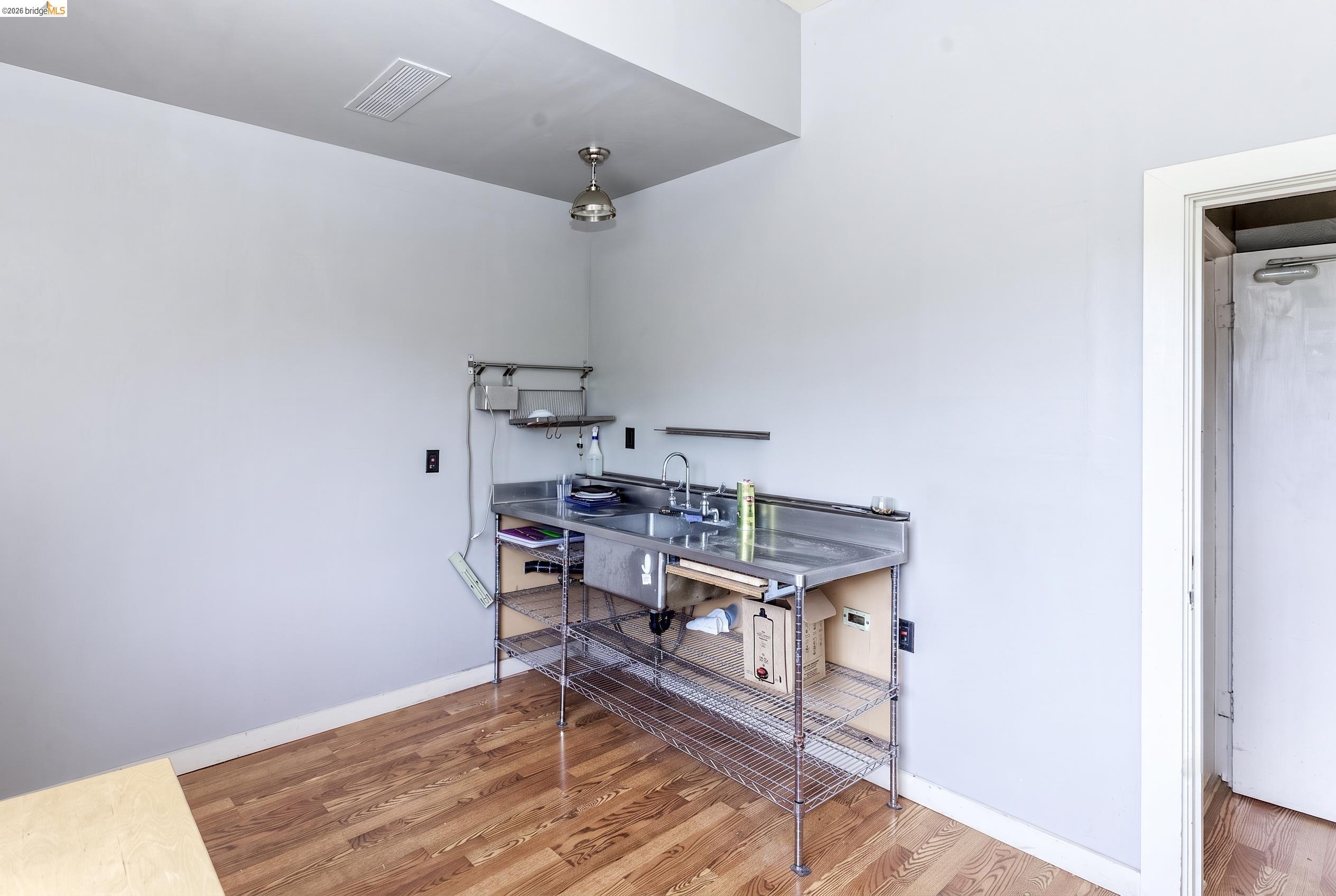 2944 Webster St, Oakland CA 94609 — photo 9