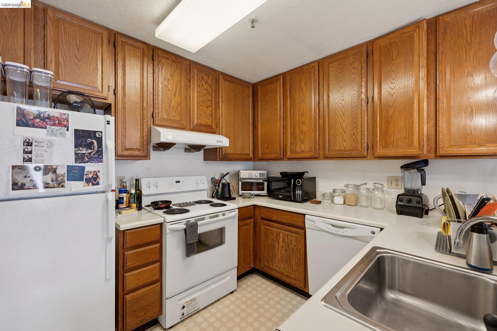 459 Stow Ave, Oakland CA 94606 — photo 38