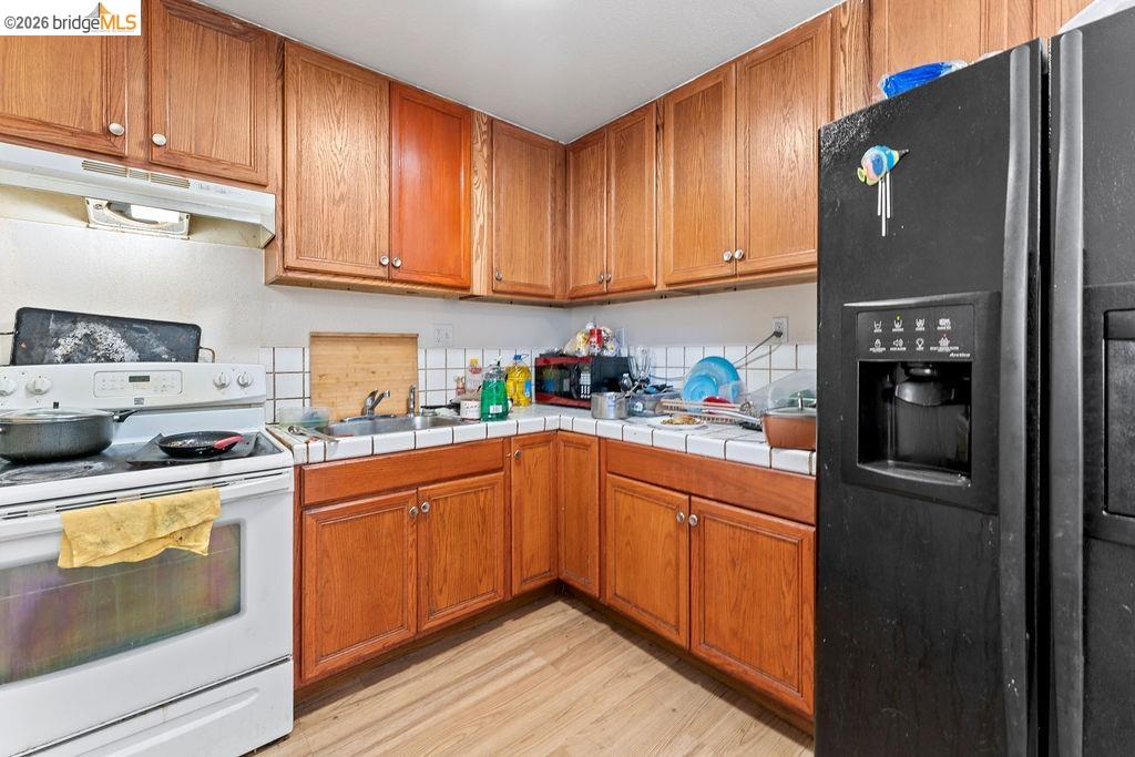 9833 Walnut St, Oakland CA 94603 — photo 13