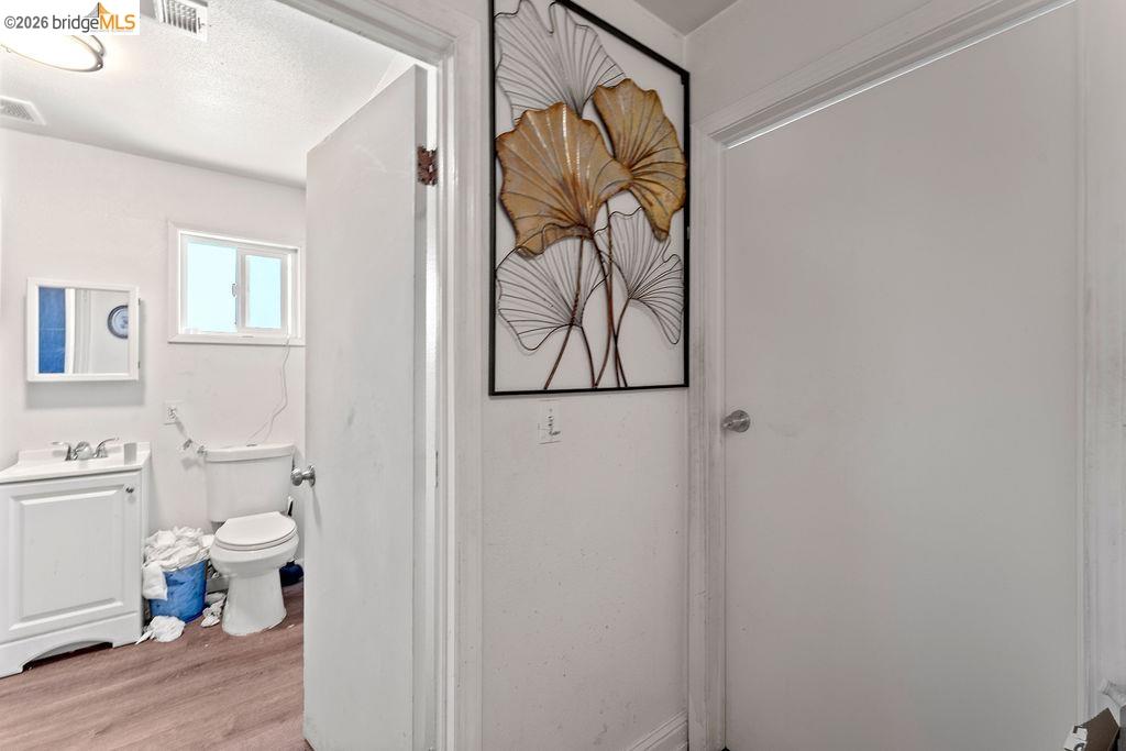 9833 Walnut St, Oakland CA 94603 — photo 15