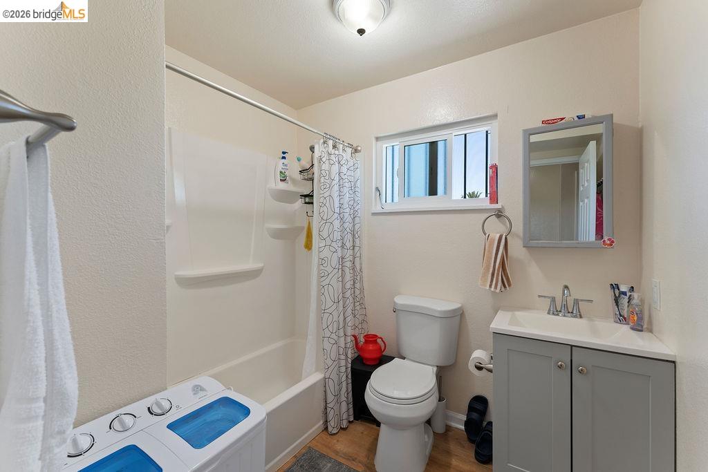 9833 Walnut St, Oakland CA 94603 — photo 20
