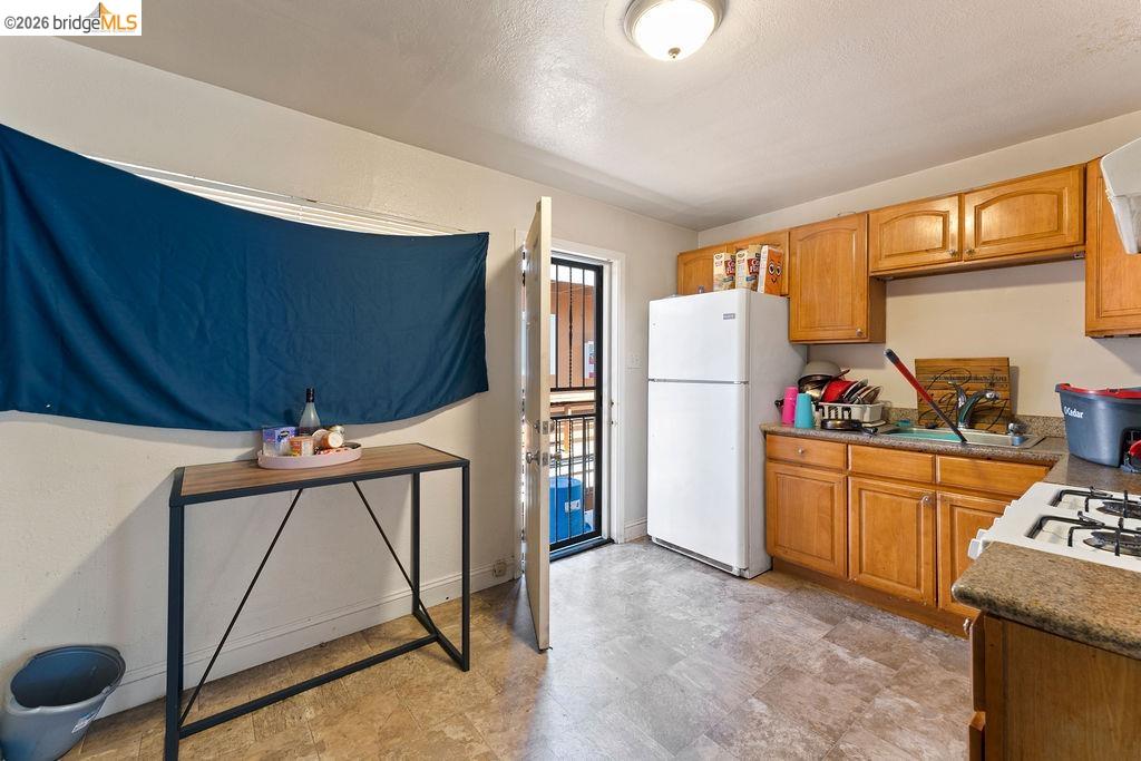 9833 Walnut St, Oakland CA 94603 — photo 23