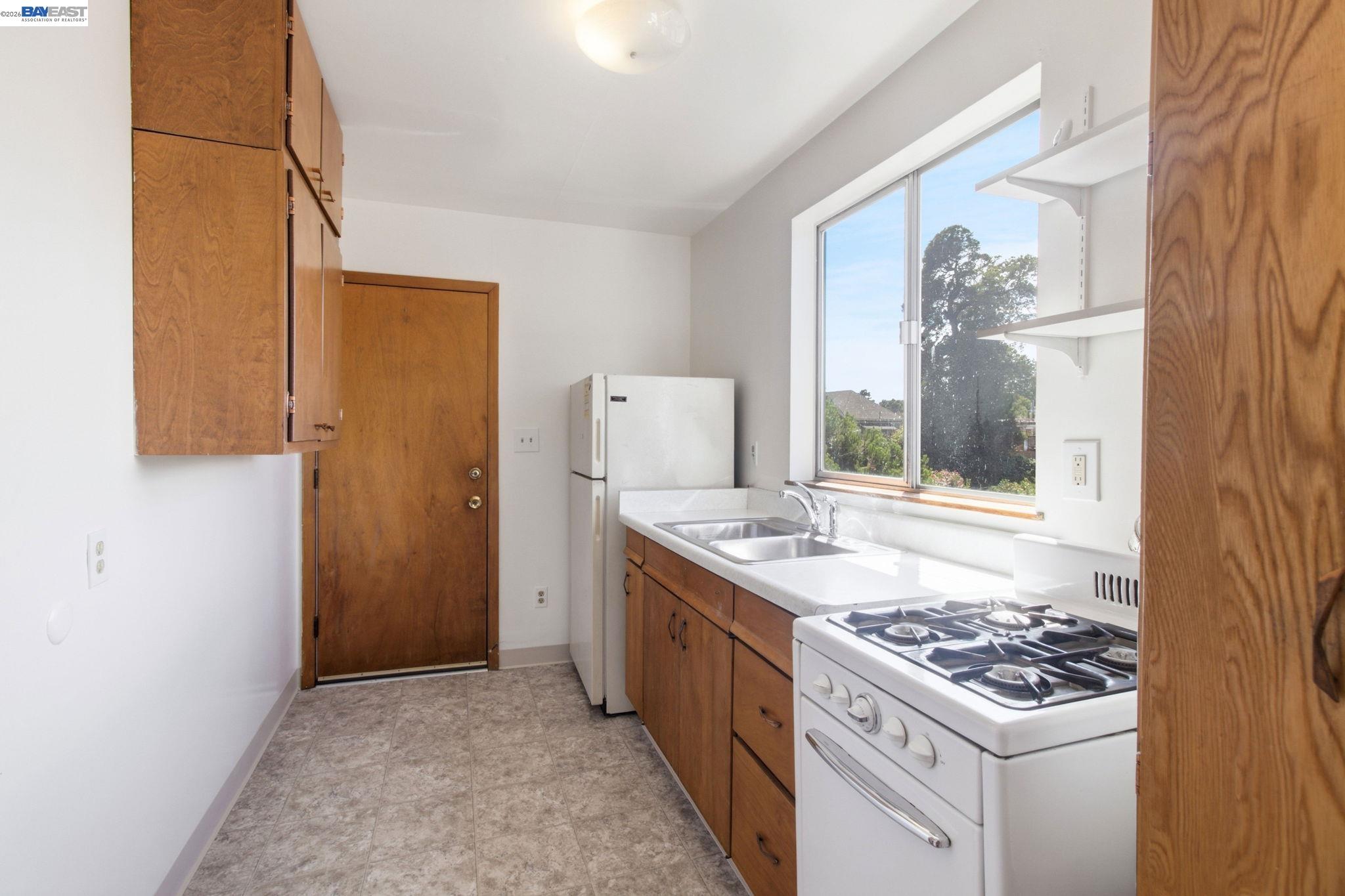 1718 Alameda Ave, Alameda CA 94501 — photo 23