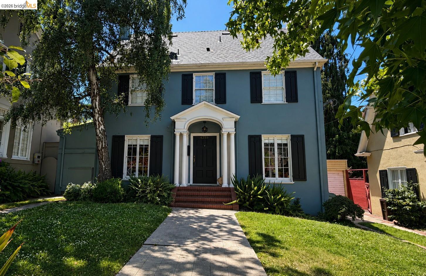 4258 Lakeshore Ave