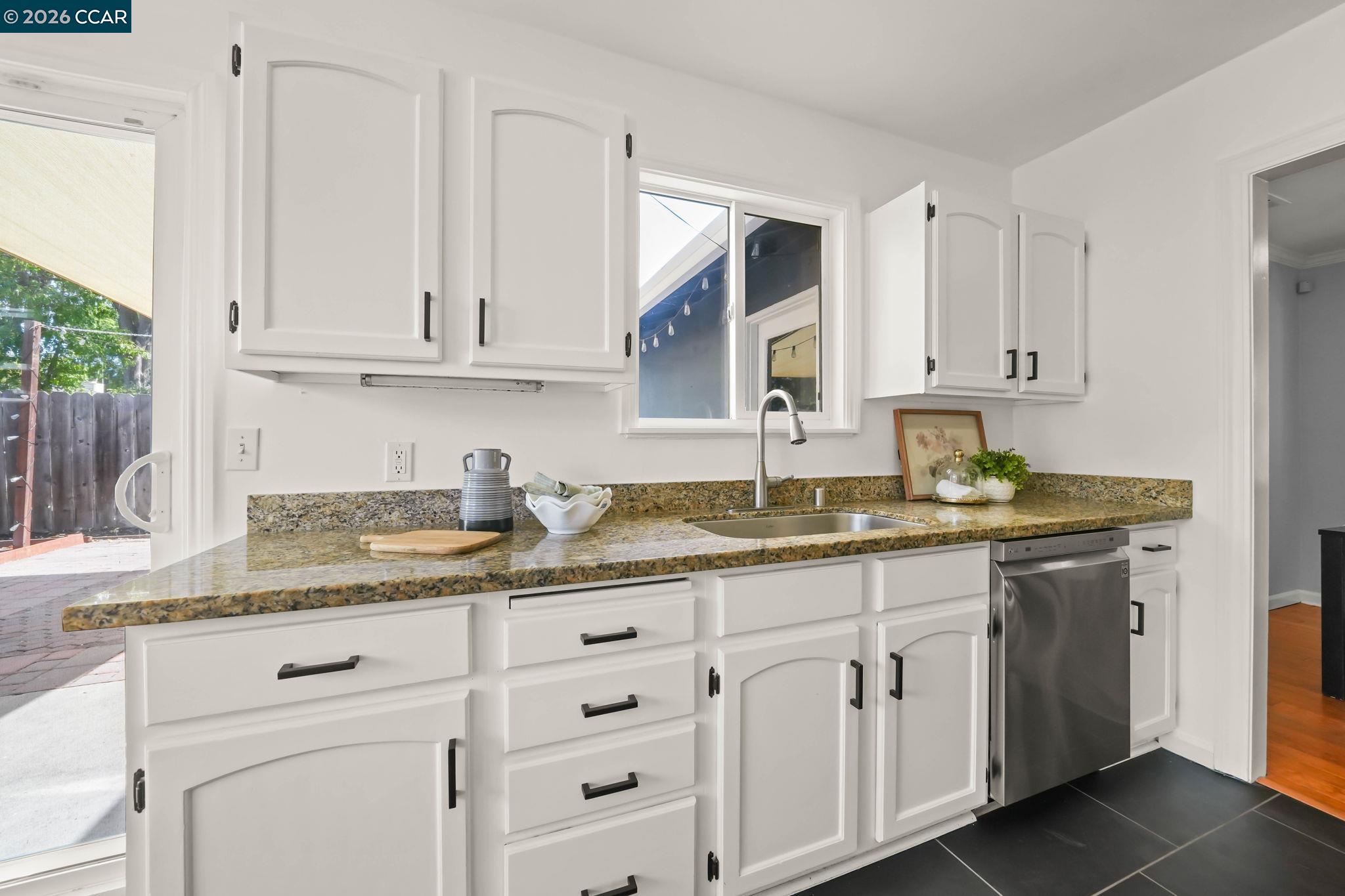 1555 Violet Way, Pleasant Hill CA 94523 — photo 12