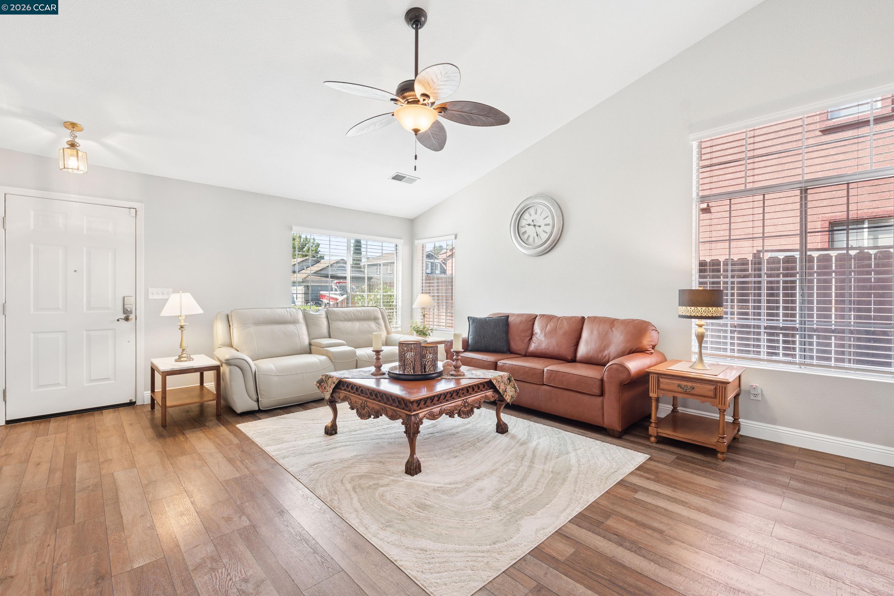 813 Topaz Cir, Vacaville CA 95687 — photo 4