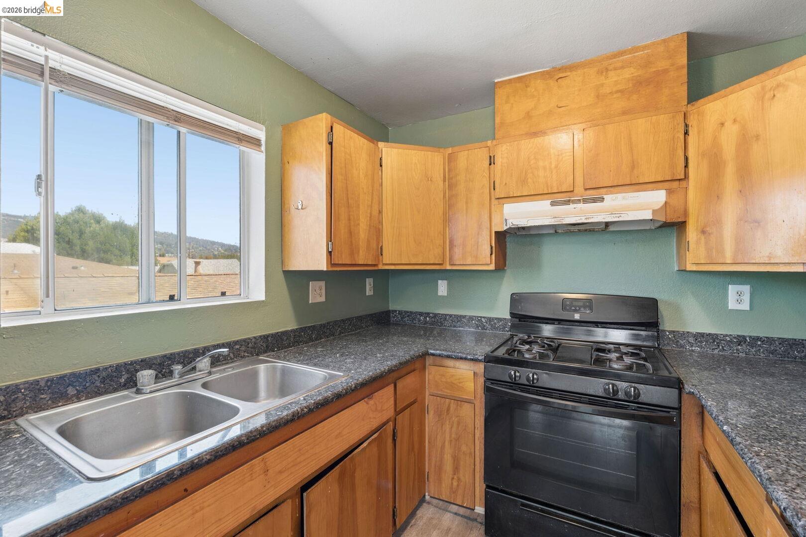 2562 E 60th AVE, Oakland CA 94605 — photo 12