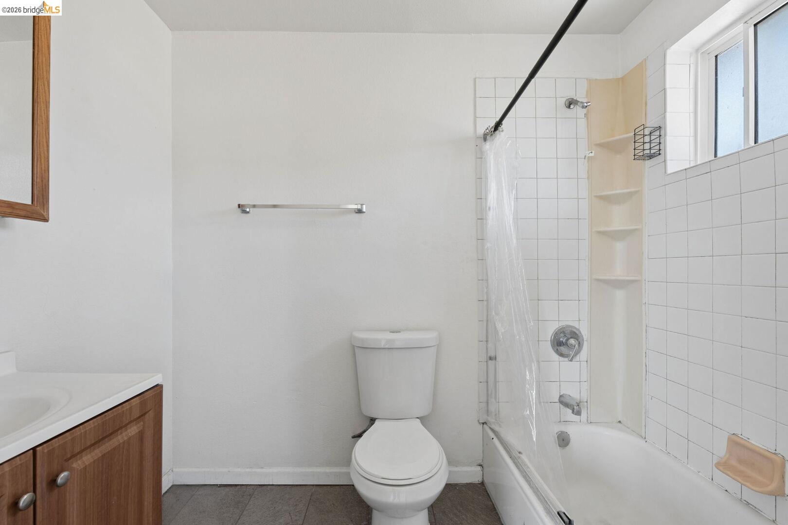 2562 E 60th AVE, Oakland CA 94605 — photo 14