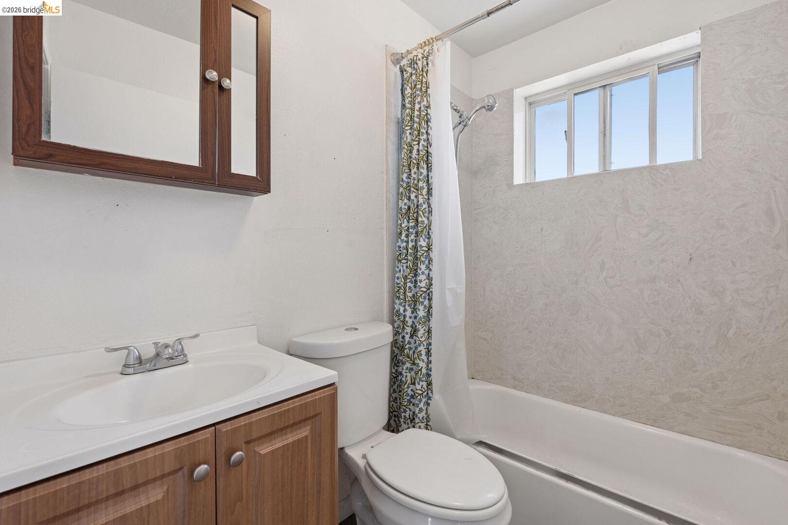 2562 E 60th AVE, Oakland CA 94605 — photo 20