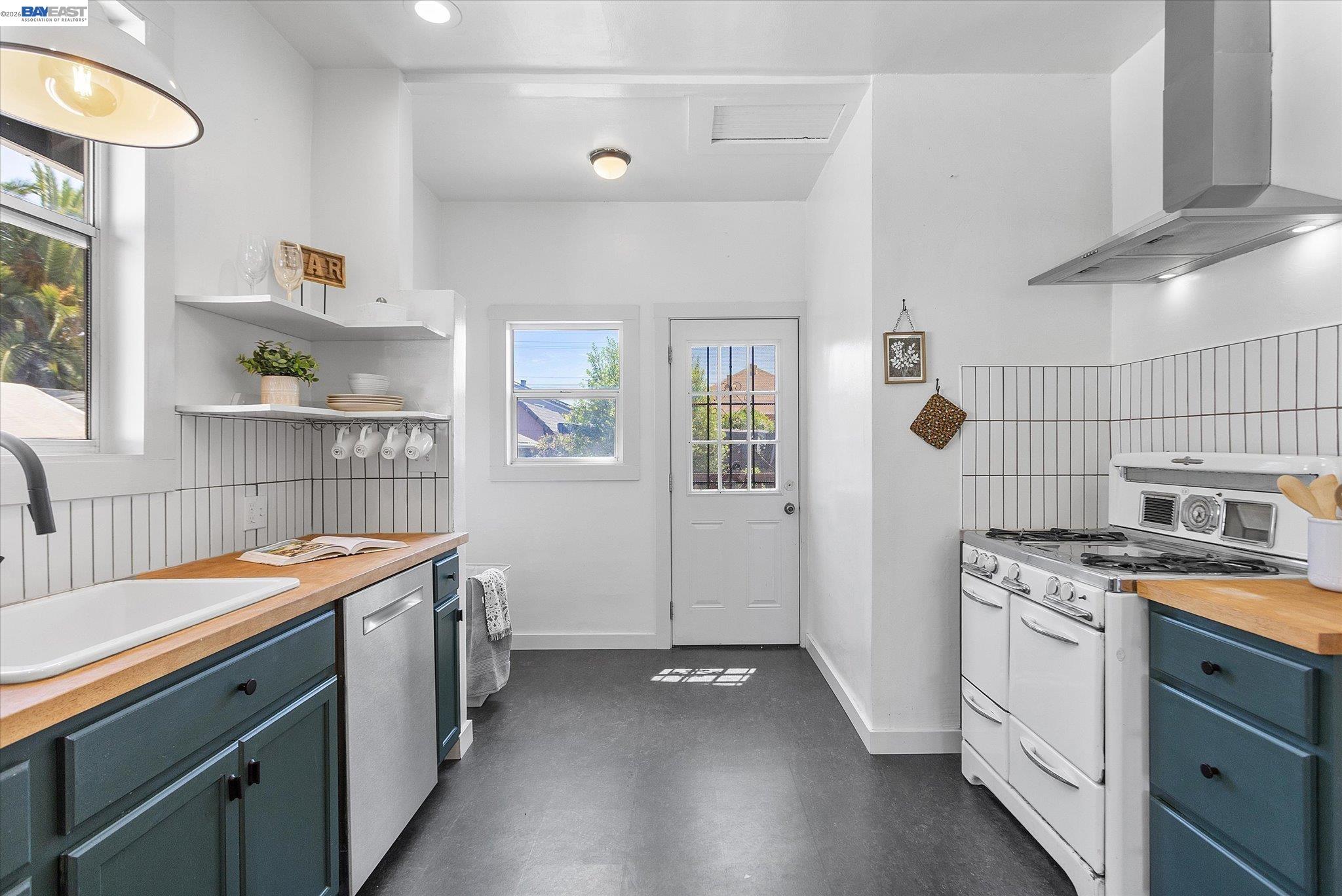 2118 107Th Ave, Oakland CA 94603 — photo 24