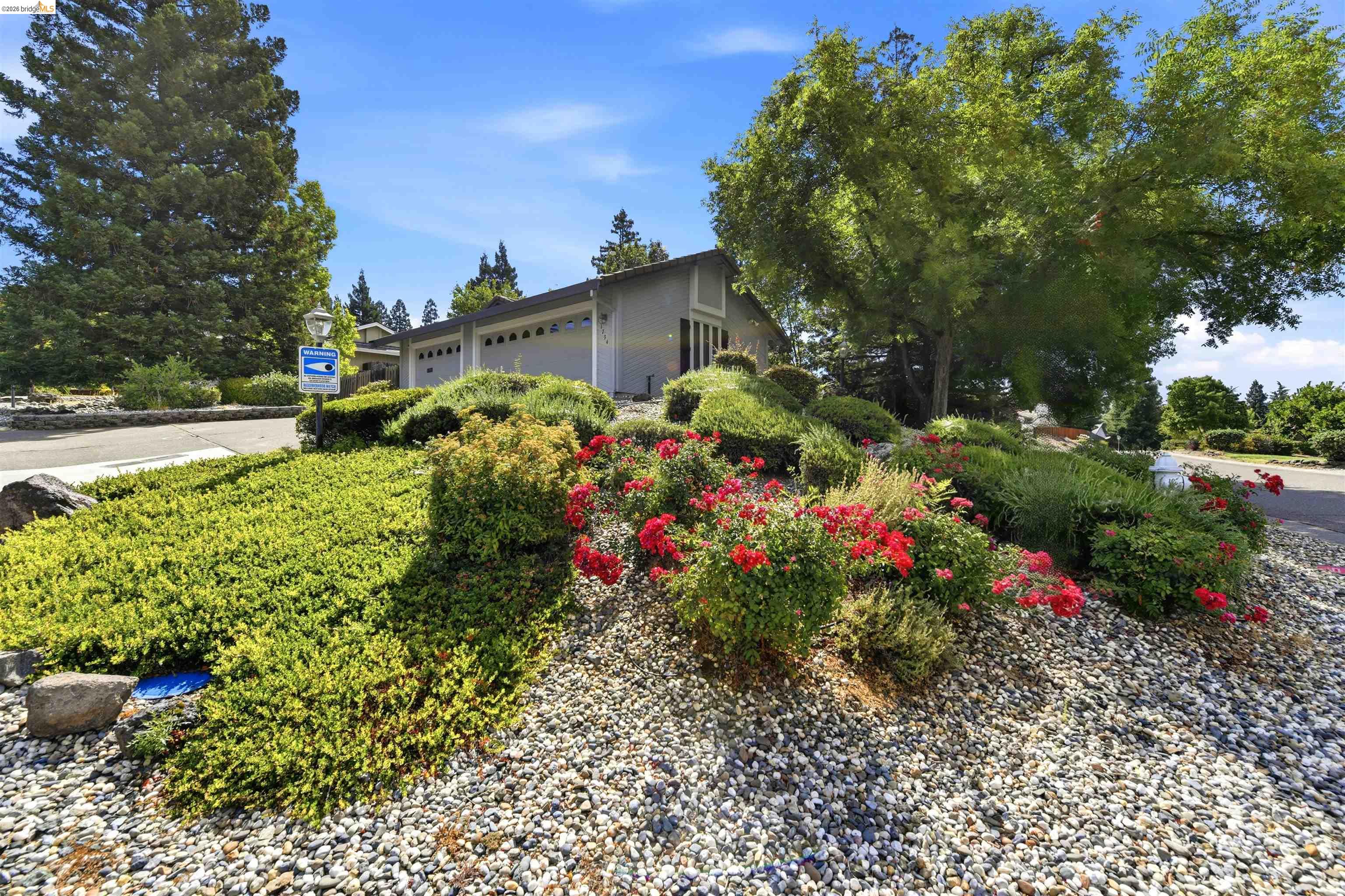 1734 Canberra Pl, El Dorado Hills CA 95762 — photo 2