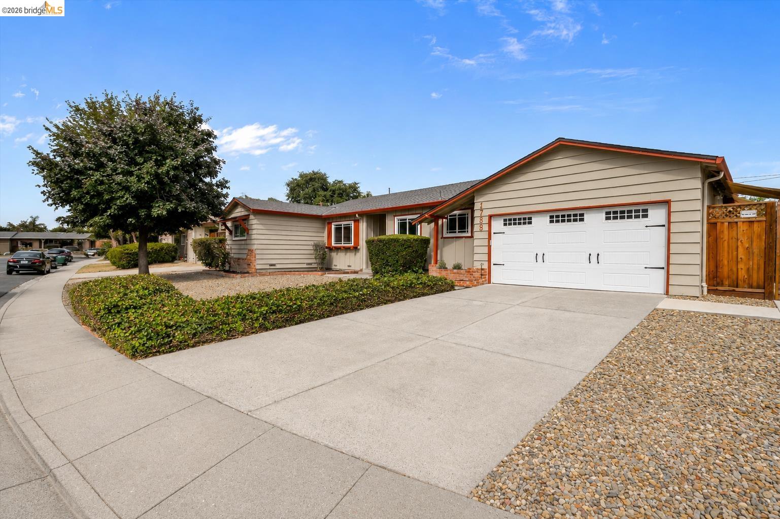 Front Image Thumbnail for EB41144954