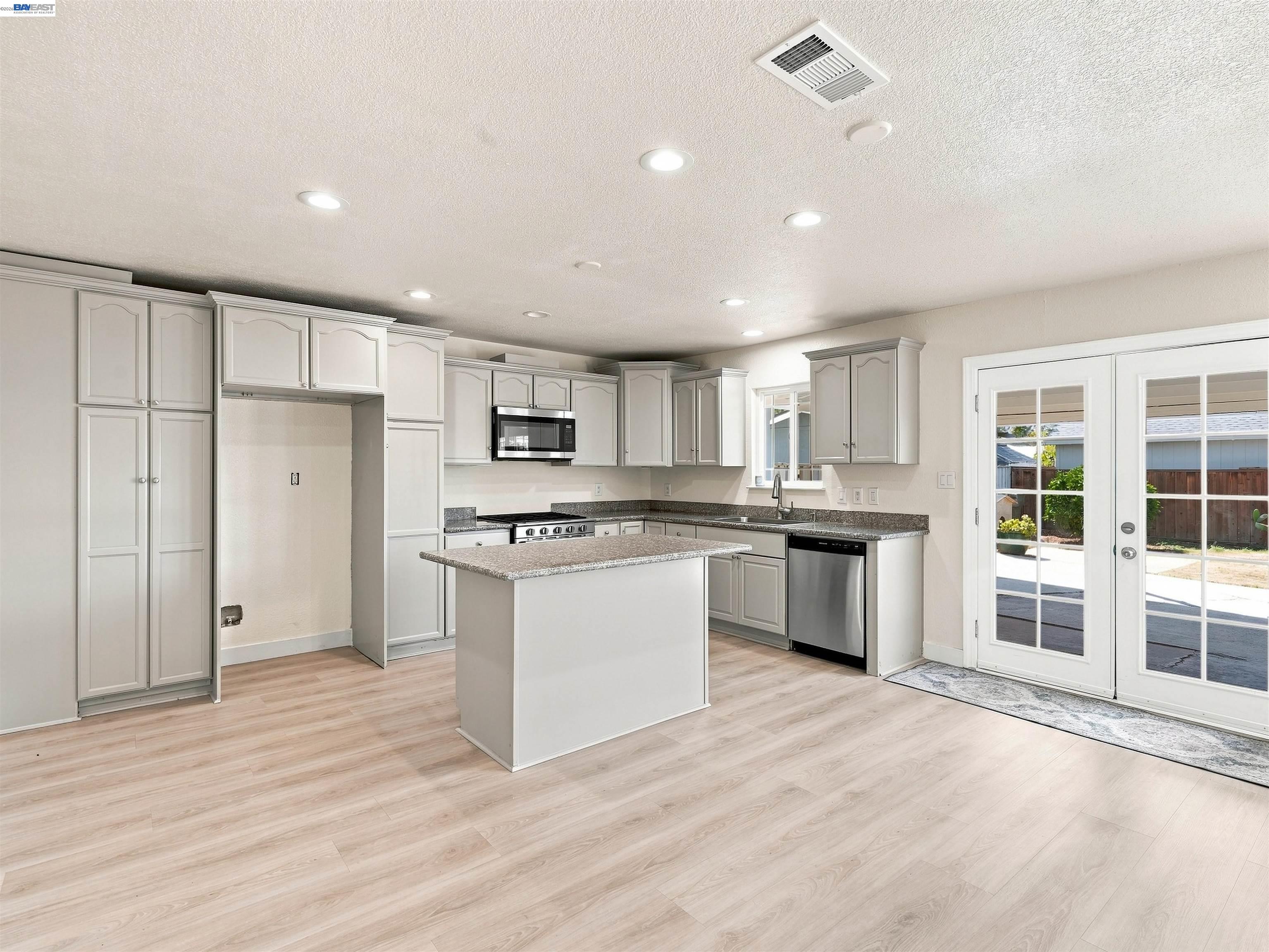 112 Jimno Ave, Pittsburg CA 94565 — photo 3