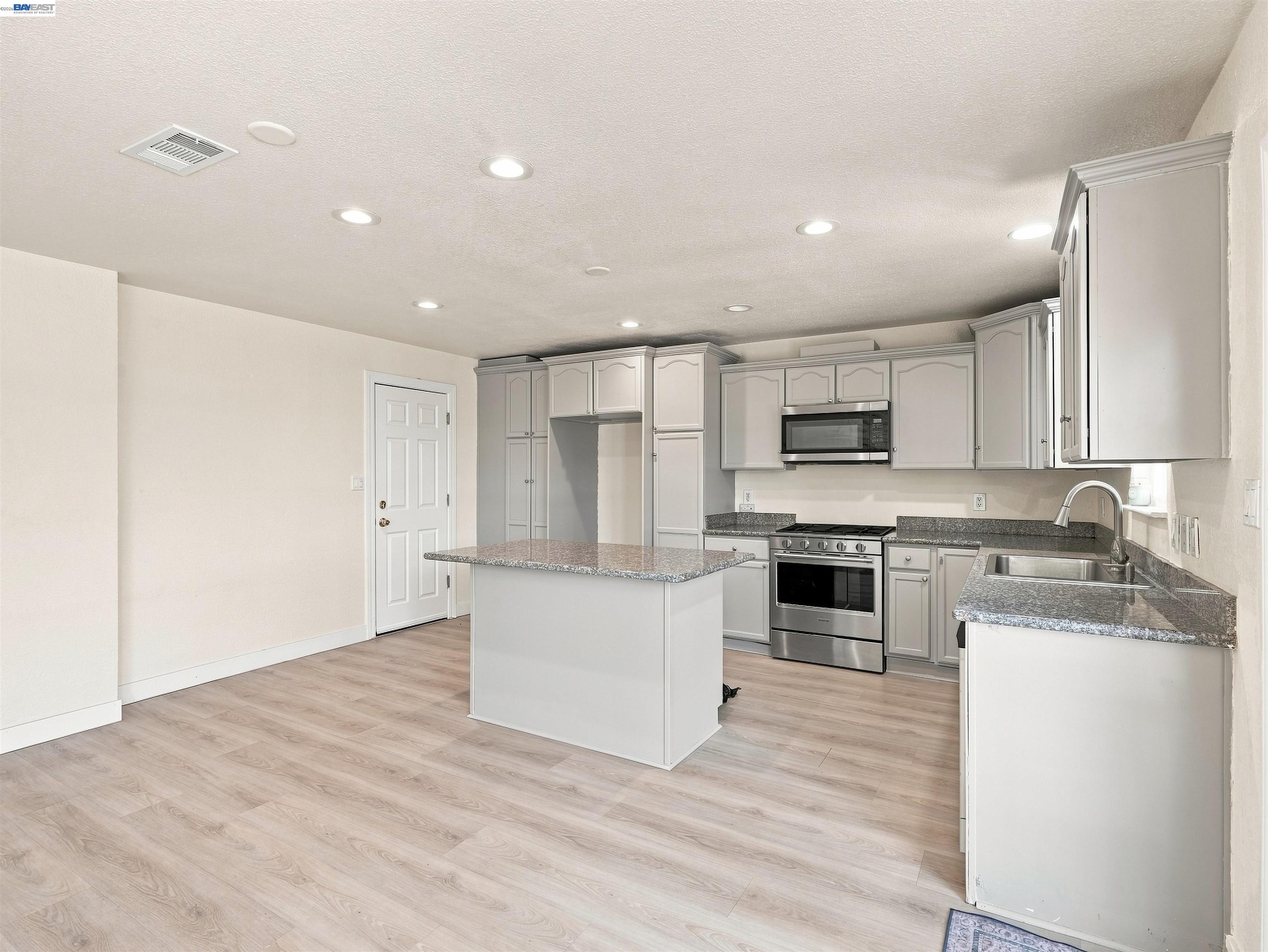 112 Jimno Ave, Pittsburg CA 94565 — photo 4