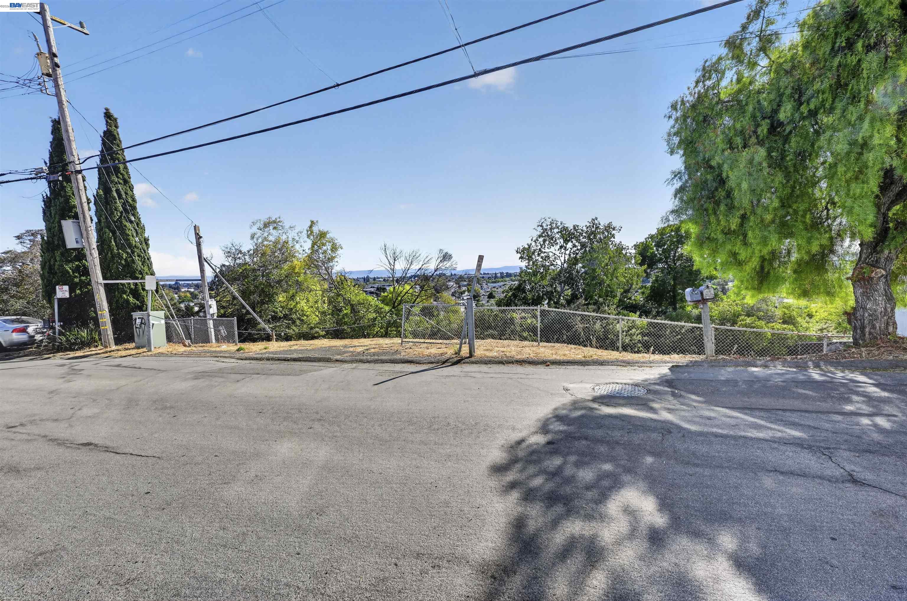 14643 Saturn Dr, Castro Valley CA 94578 — photo 9