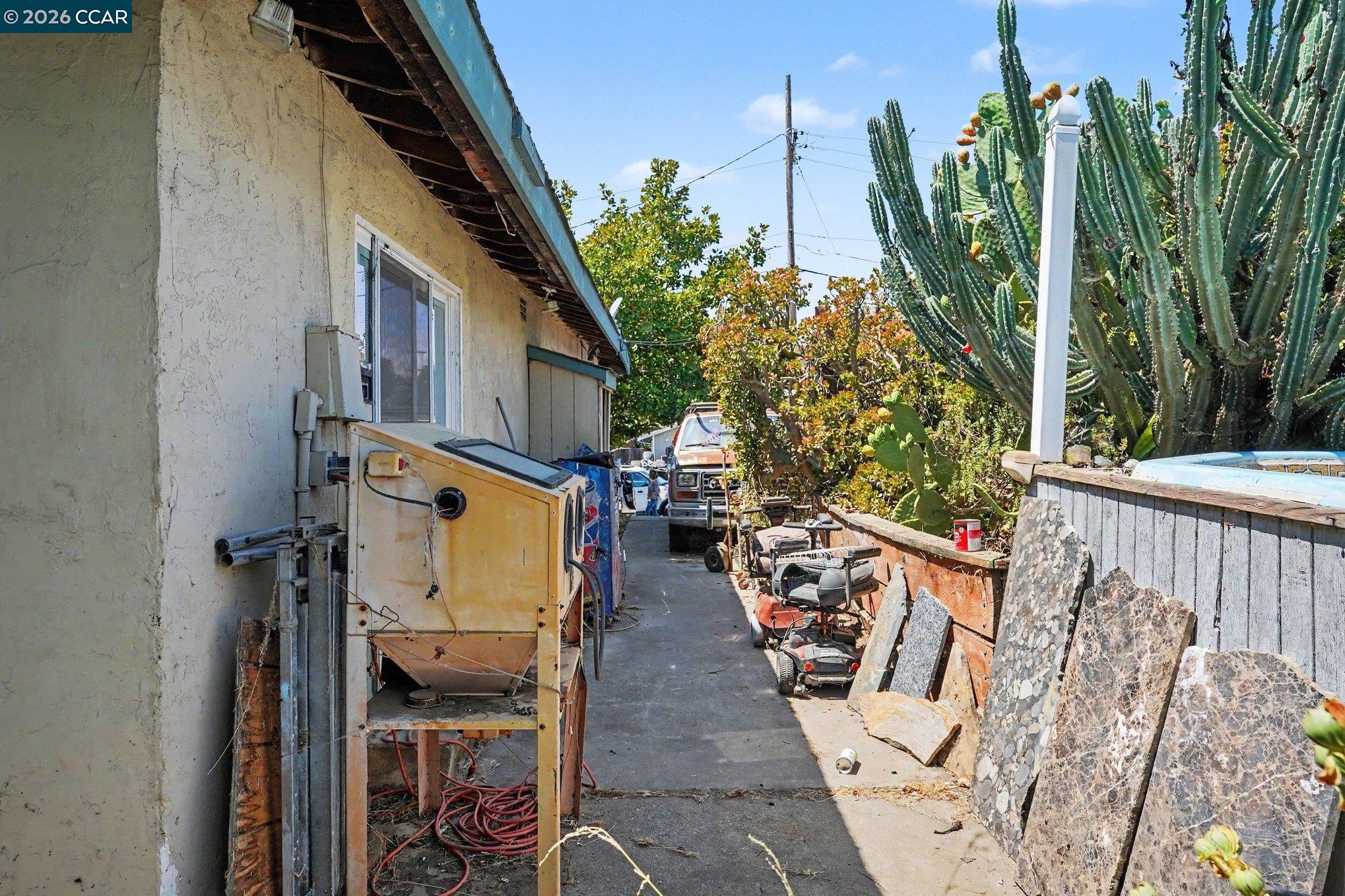 1318 Potter St, Martinez CA 94553 — photo 17