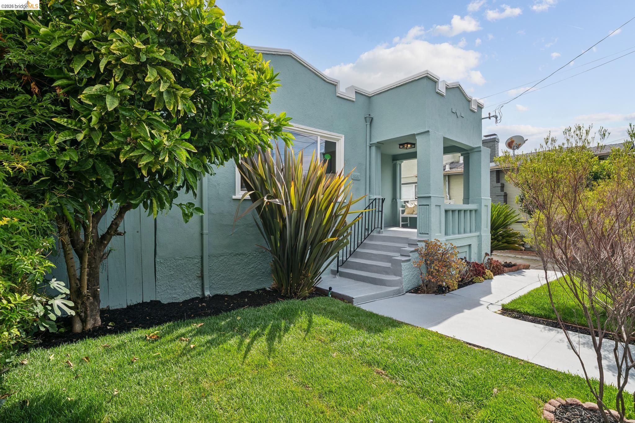 3060 Dakota St, Oakland