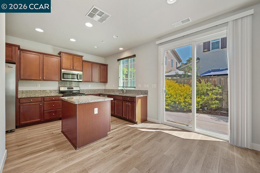 741 Candela Cir, Sacramento CA 95835 — photo 8