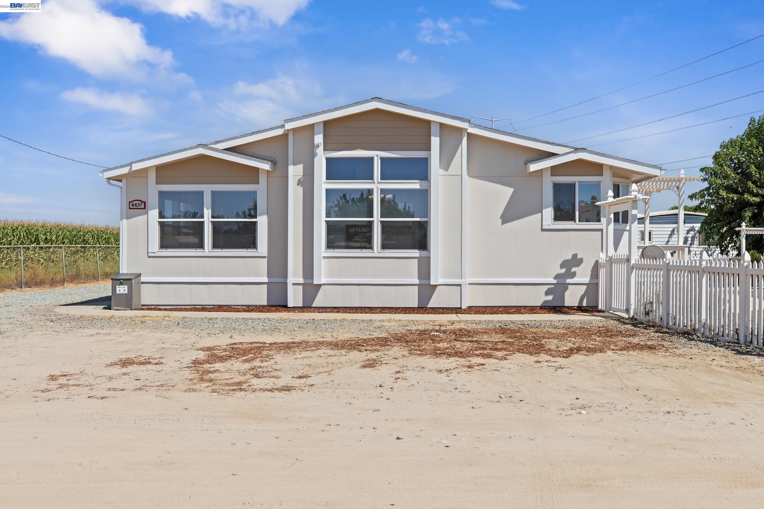 4437 W Grayson, Modesto CA 95358 — photo 2